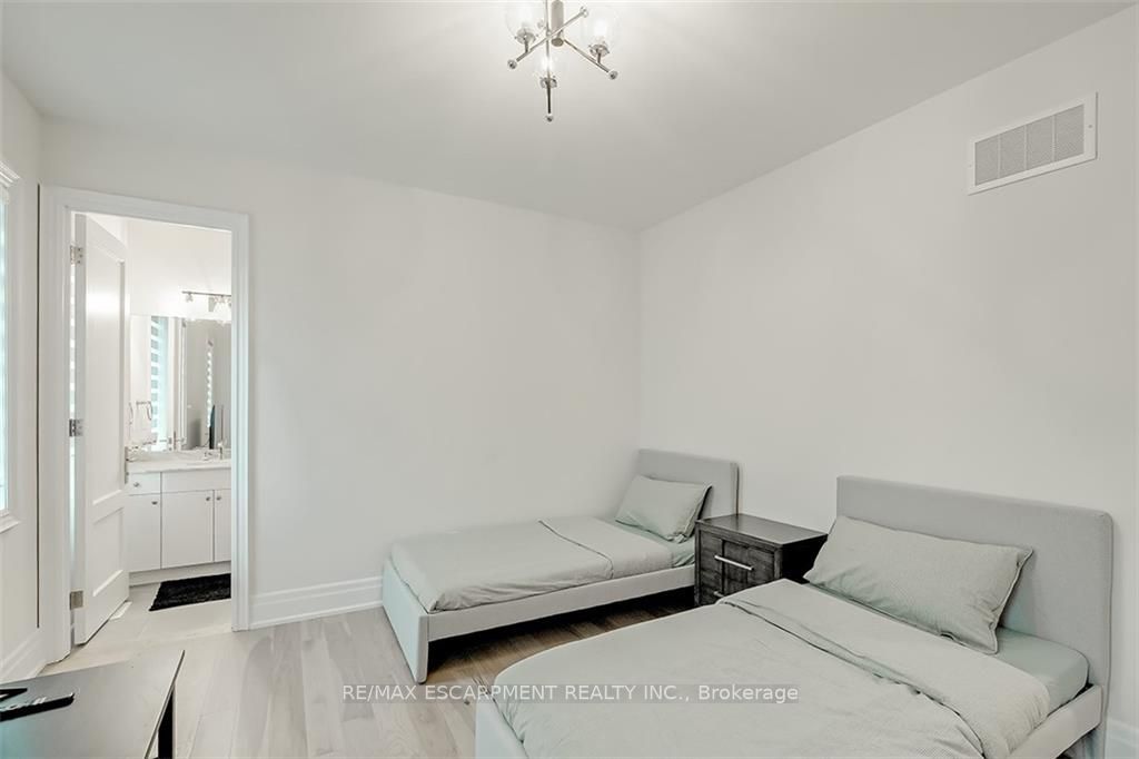 2337 Charles Cornwall Rd