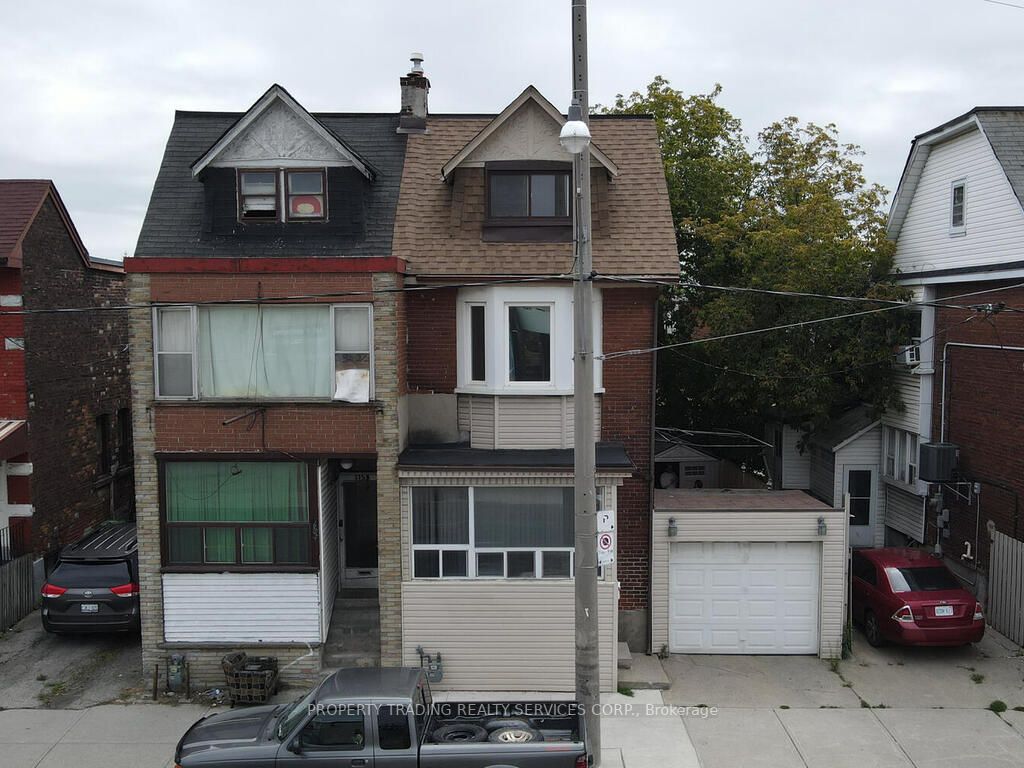1155 Dupont St