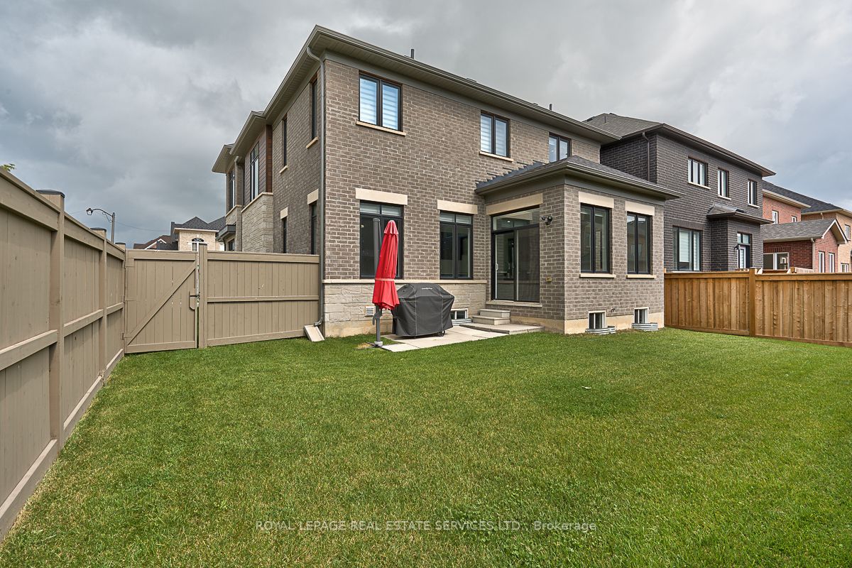 4040 Channing Cres