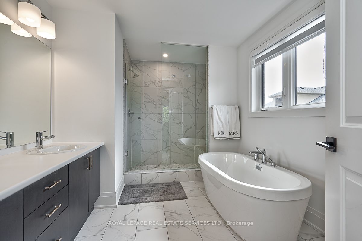 4040 Channing Cres