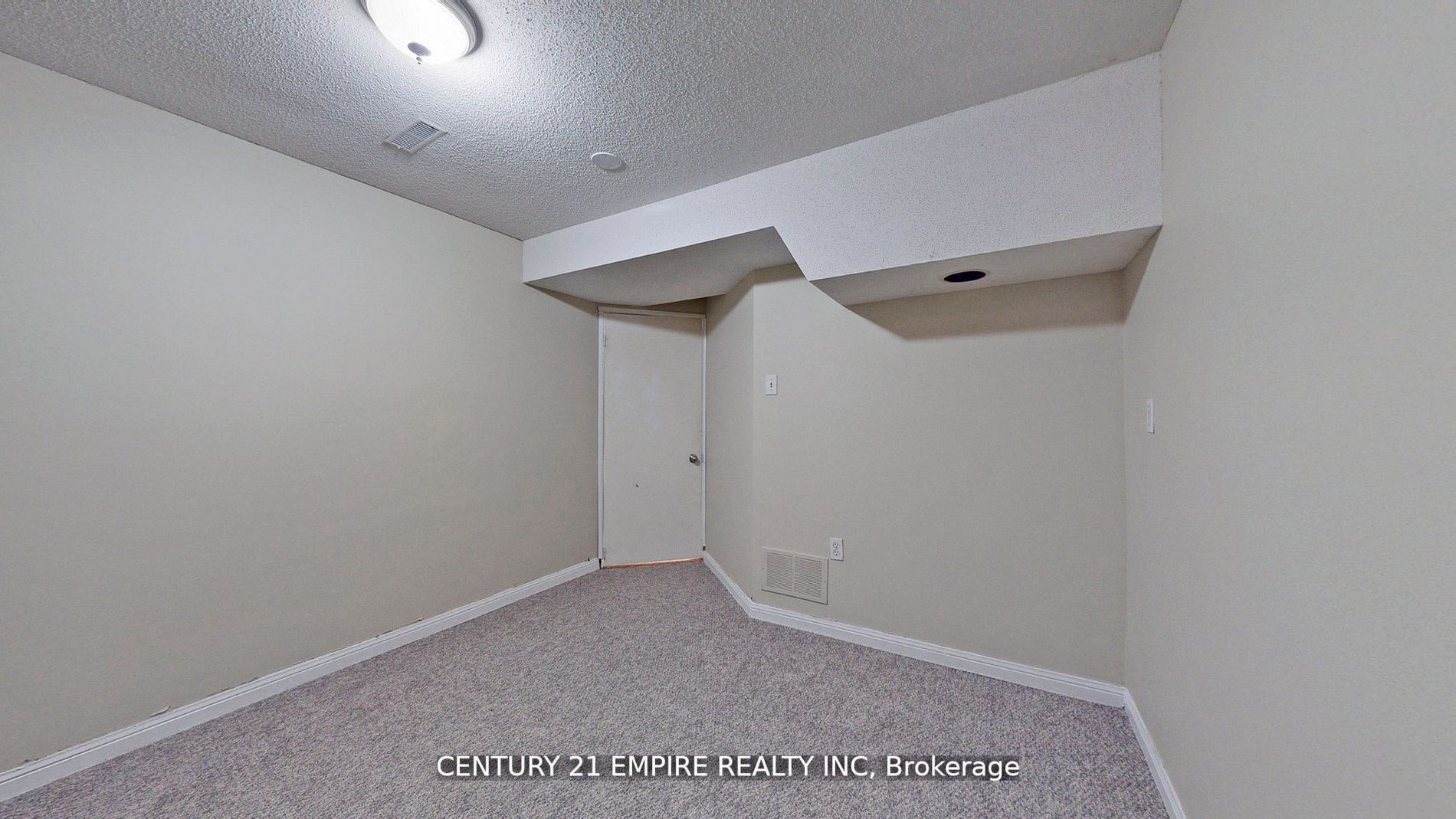 20 Sunforest Dr