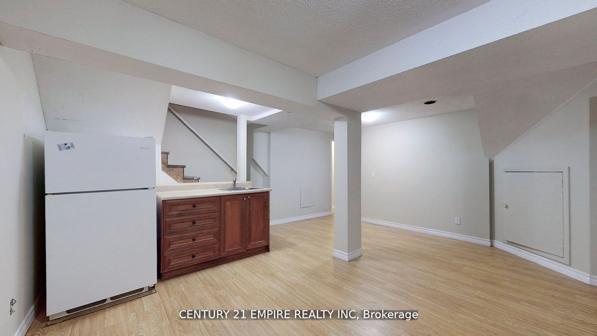 20 Sunforest Dr