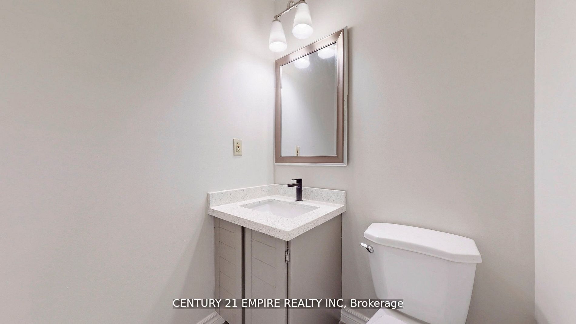 20 Sunforest Dr