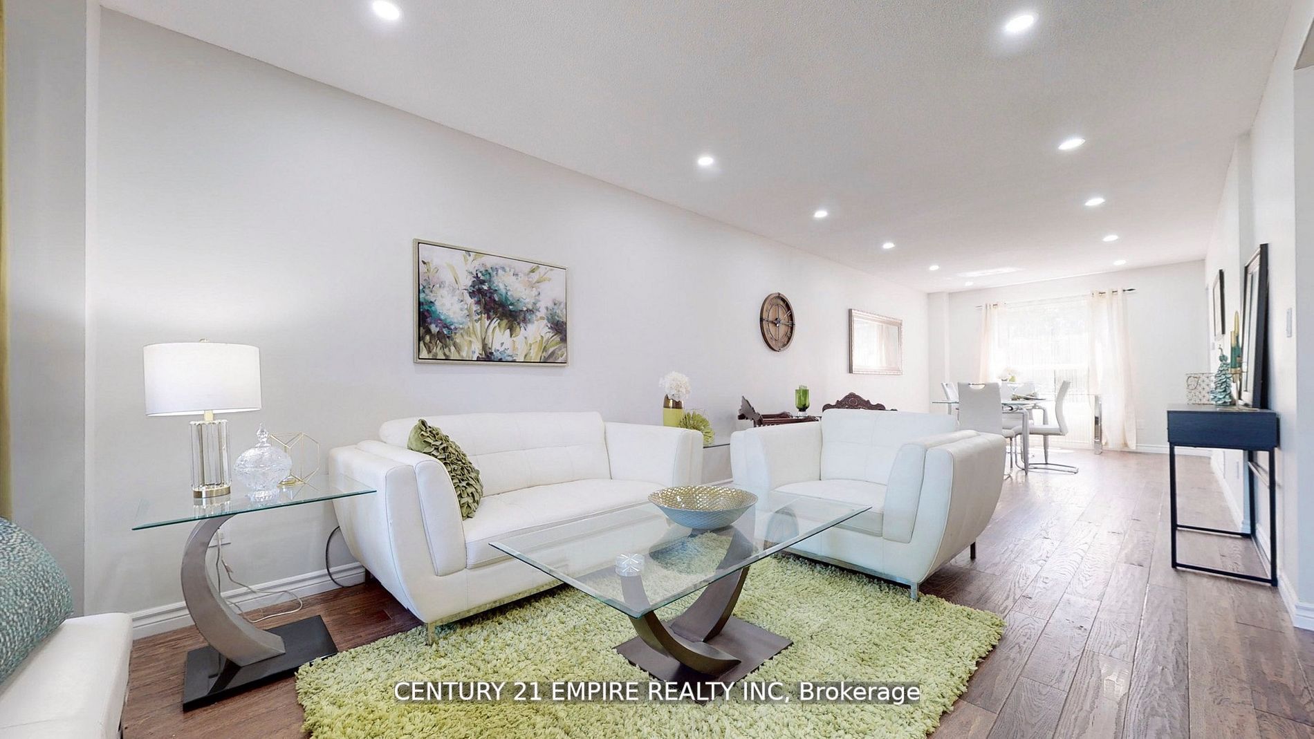 20 Sunforest Dr