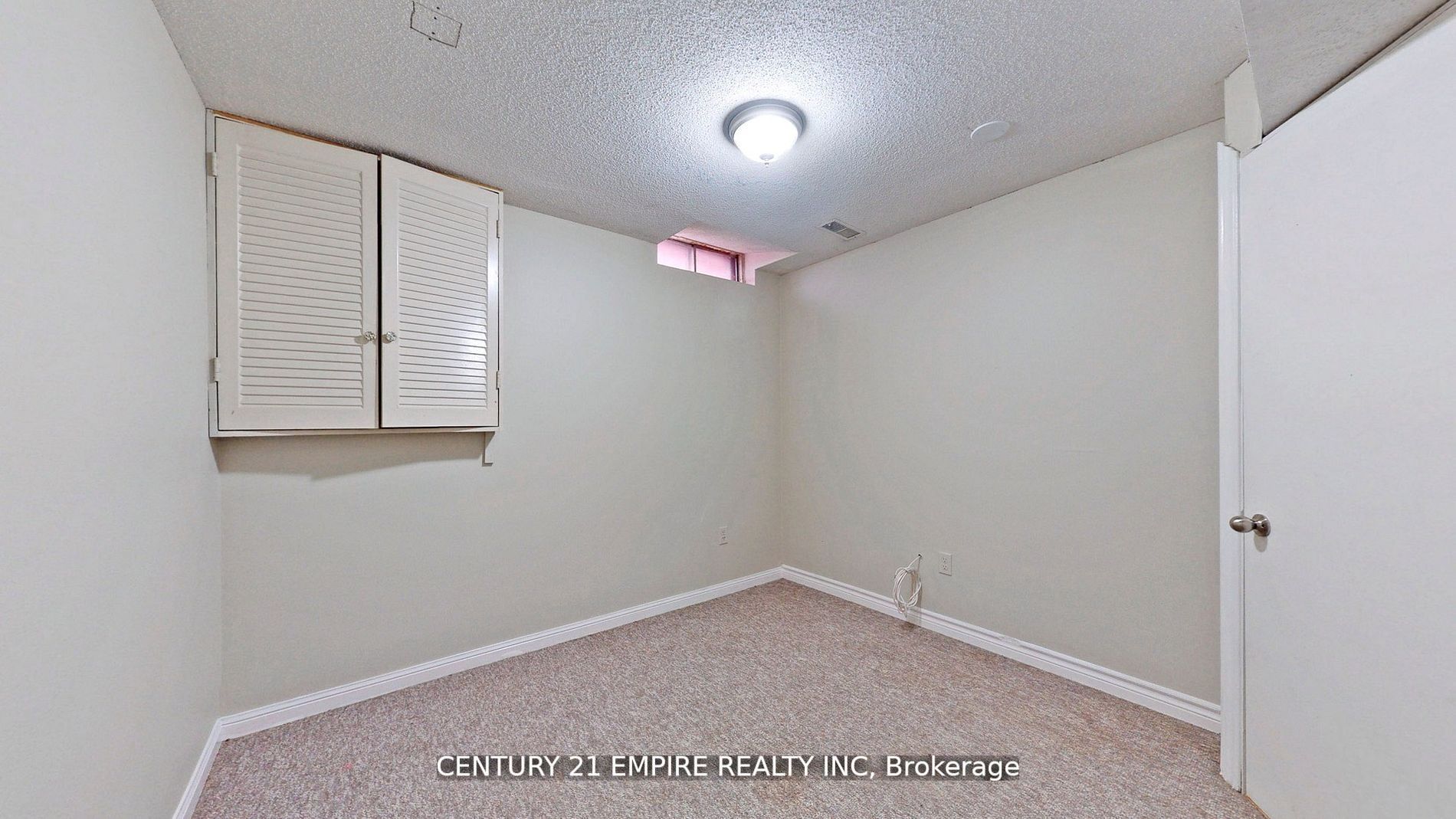 20 Sunforest Dr