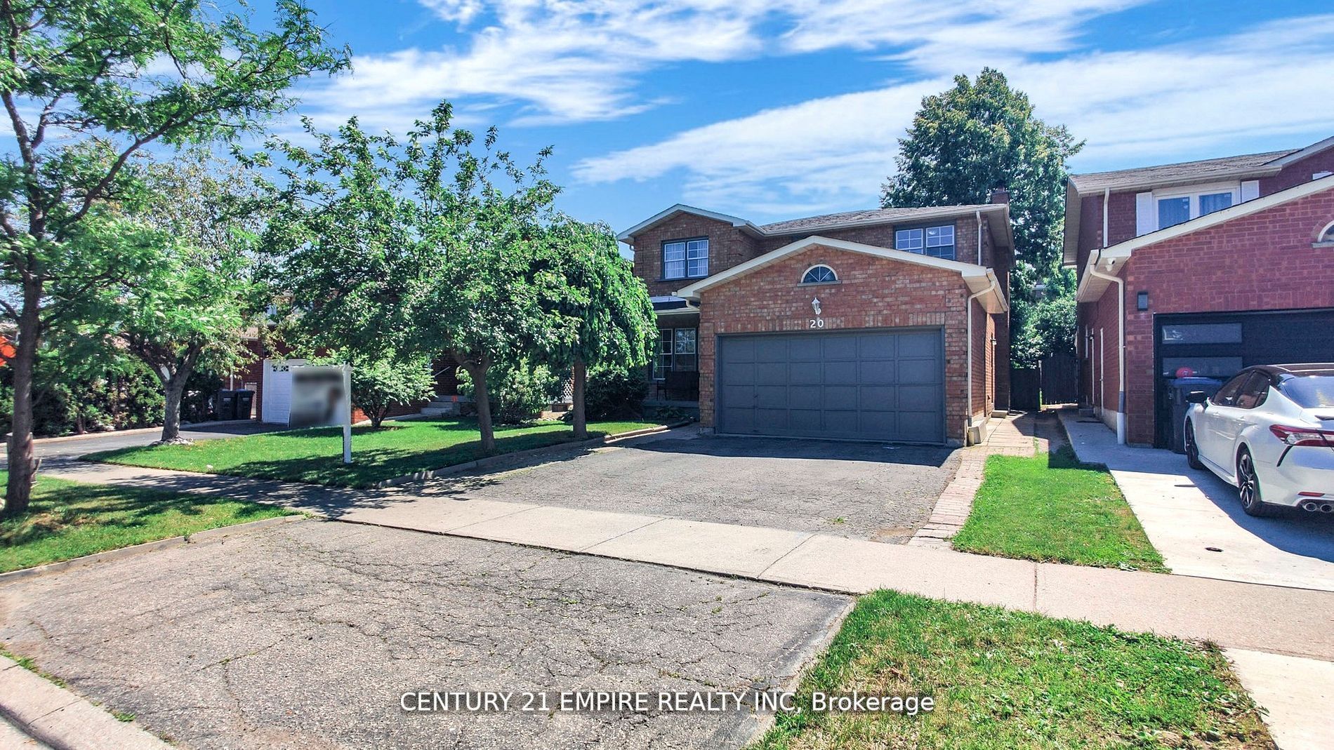 20 Sunforest Dr