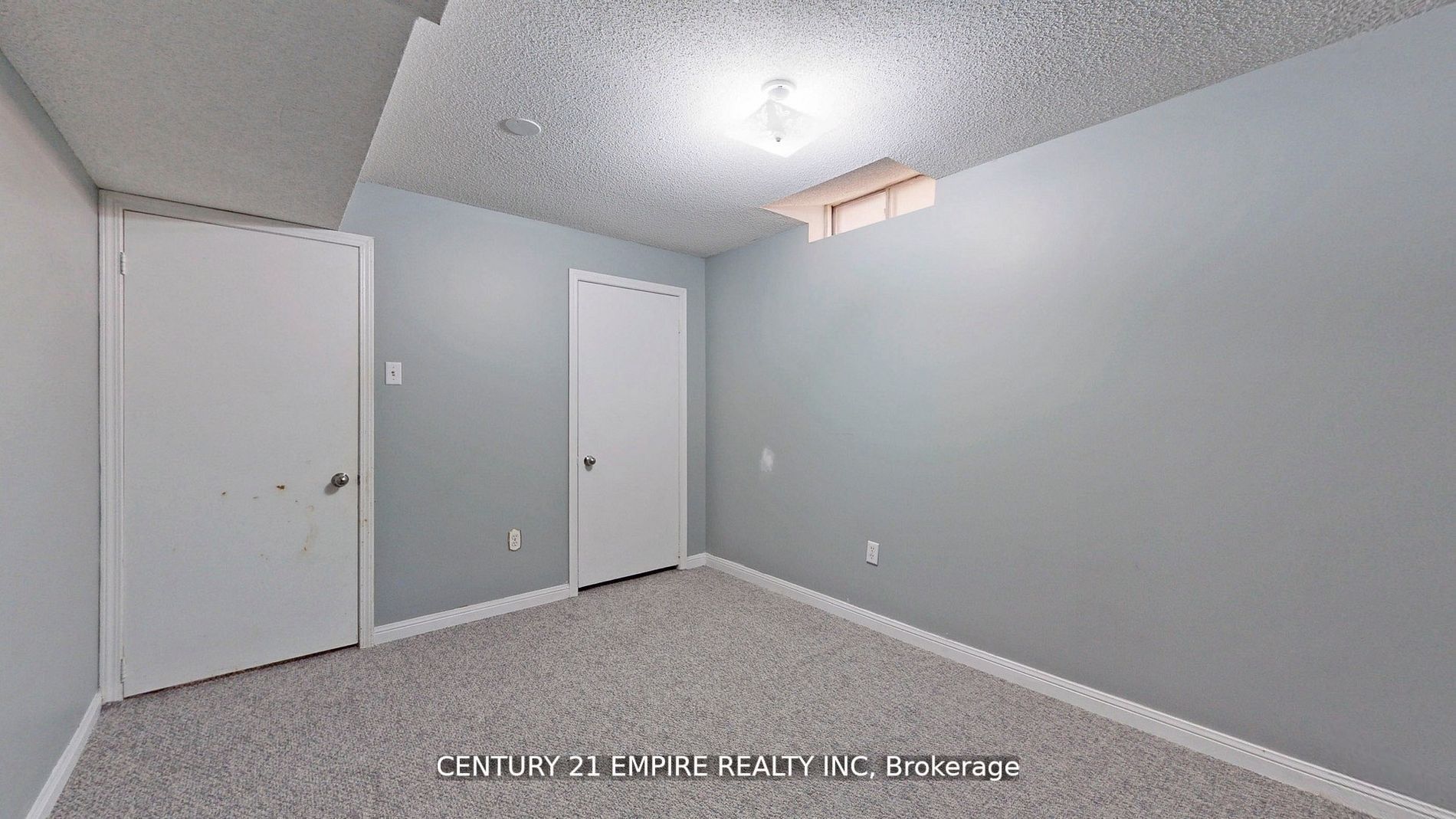 20 Sunforest Dr