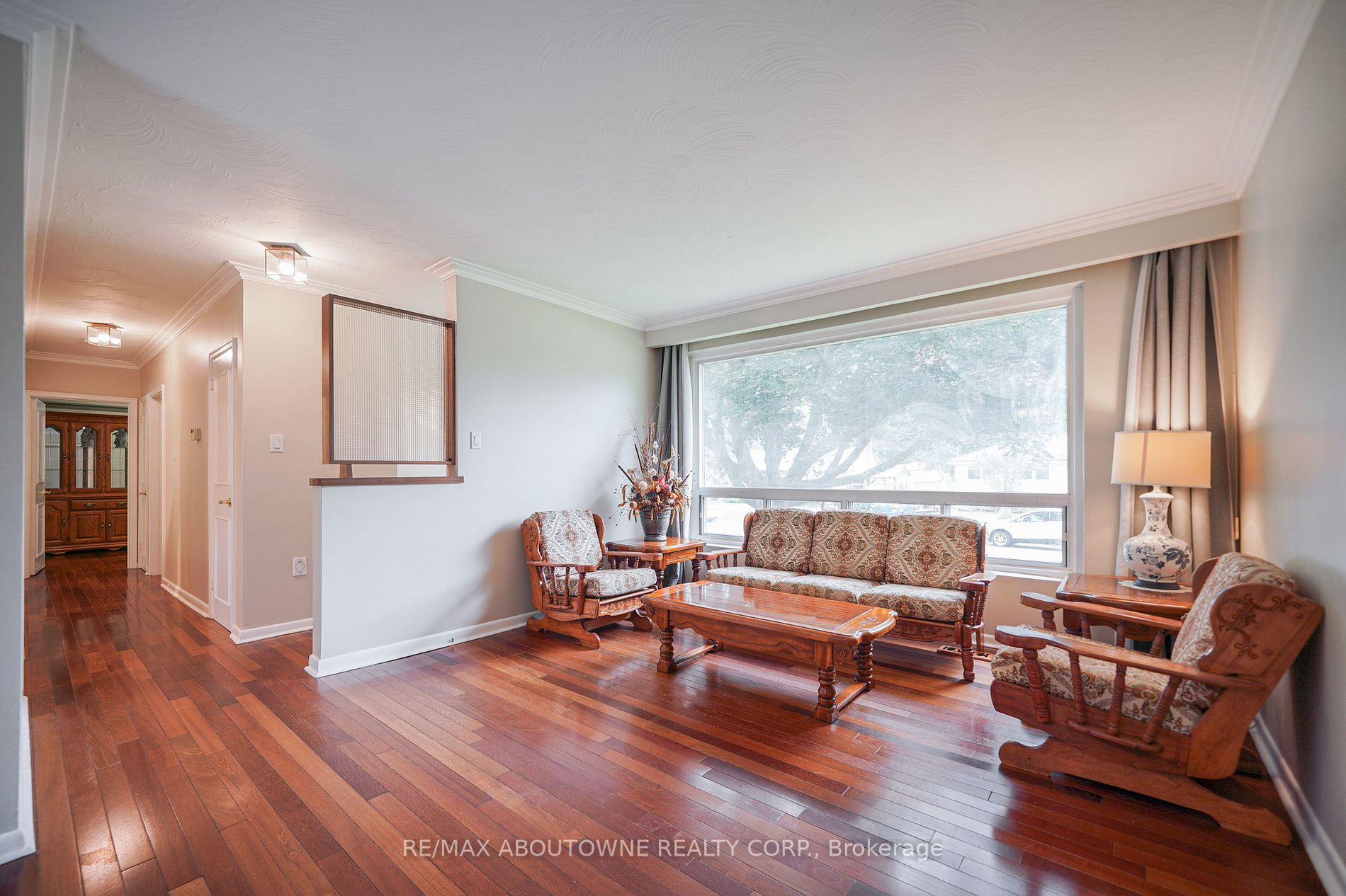 5411 Randolph Crescent