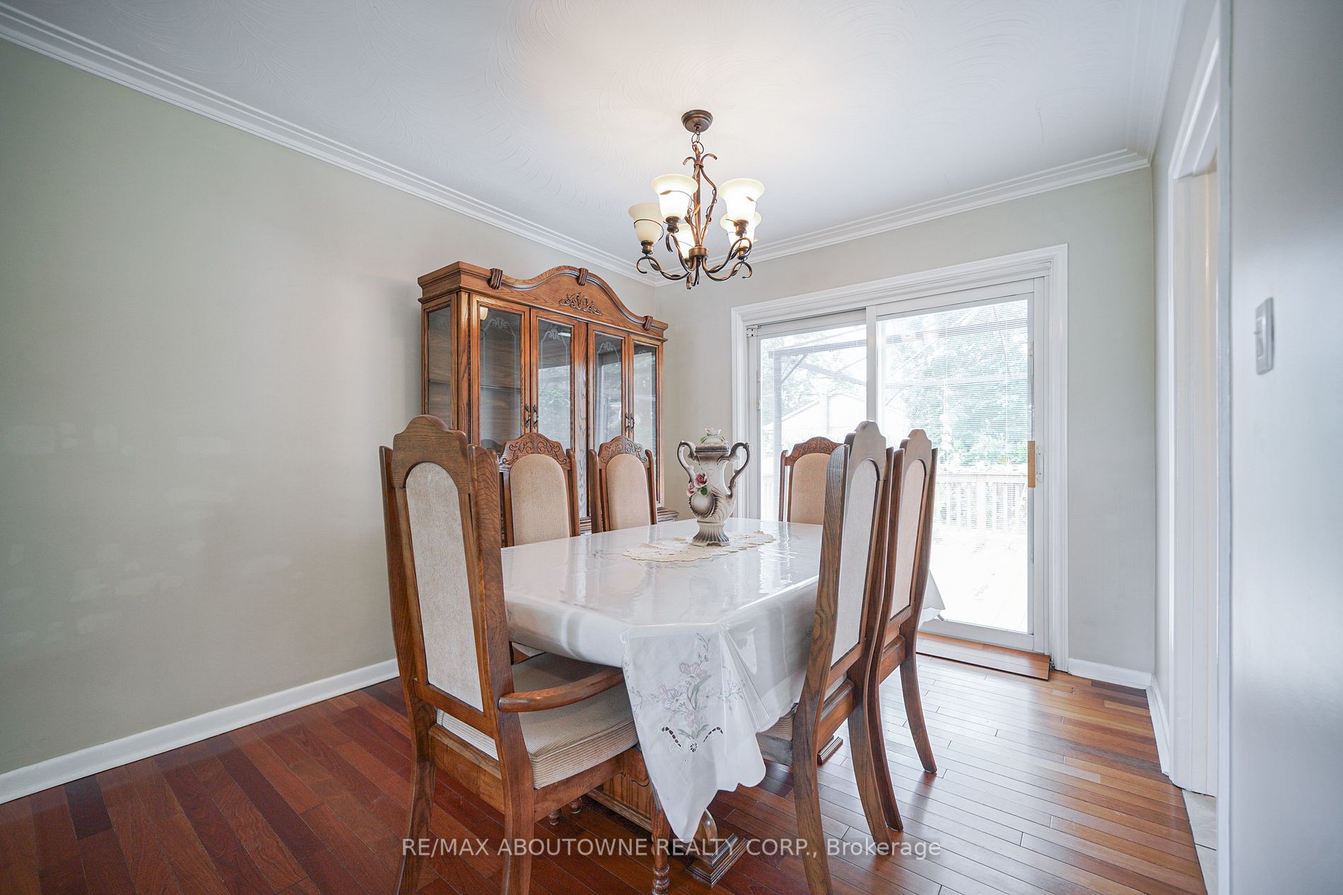 5411 Randolph Crescent