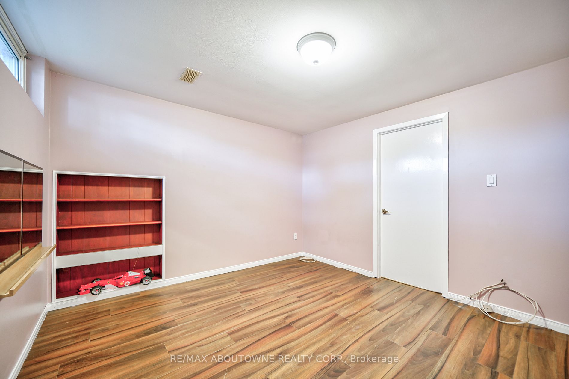 5411 Randolph Crescent