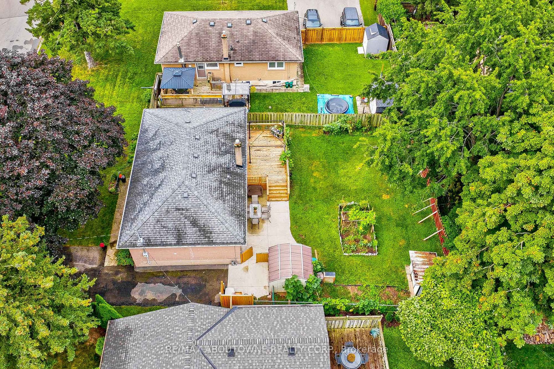 5411 Randolph Crescent