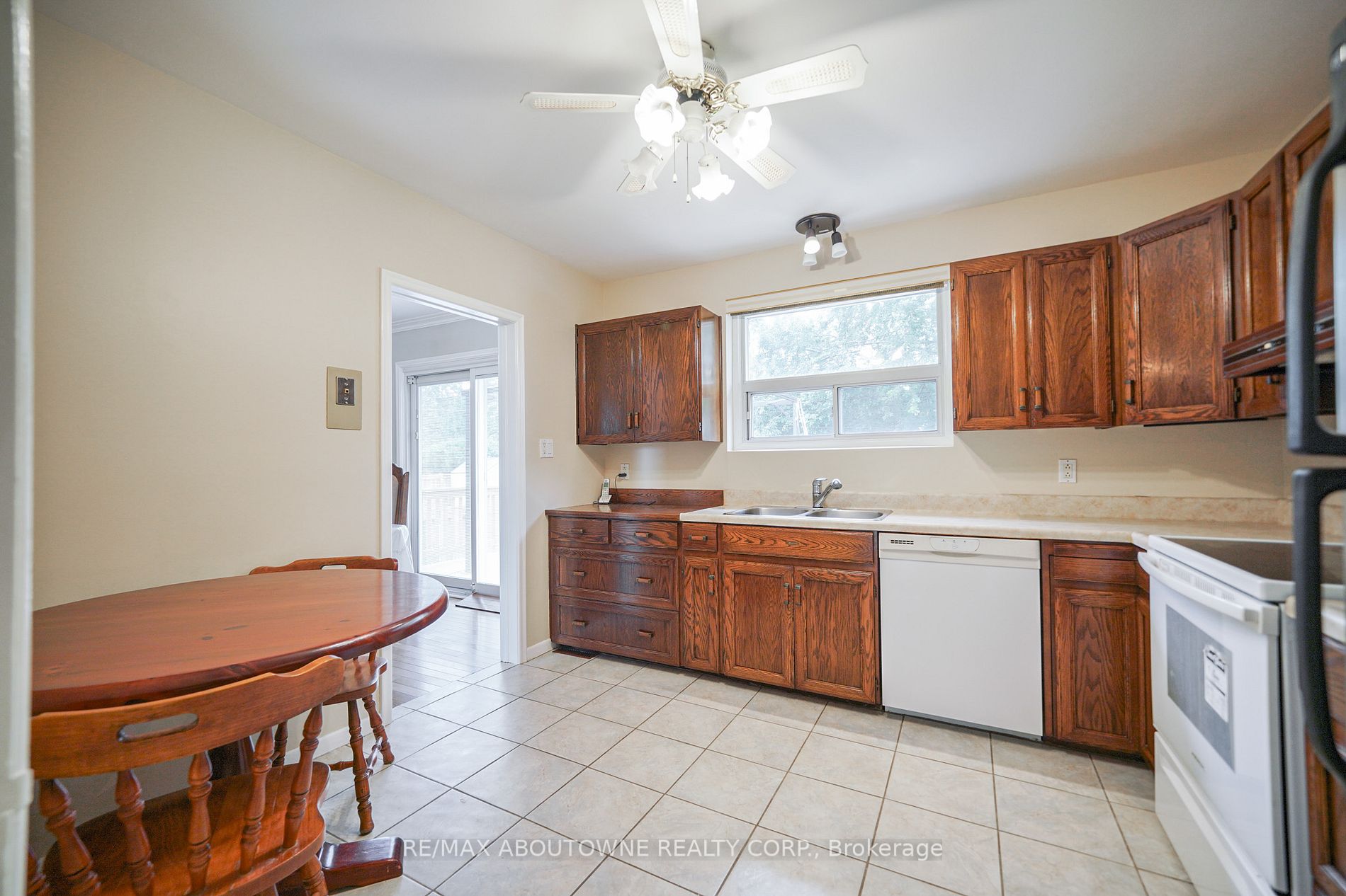 5411 Randolph Crescent