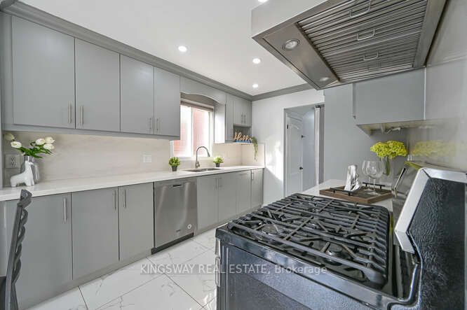 38 Solway Ave