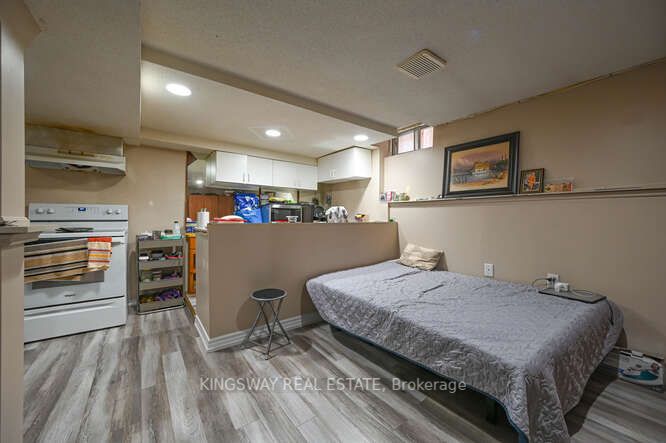 38 Solway Ave