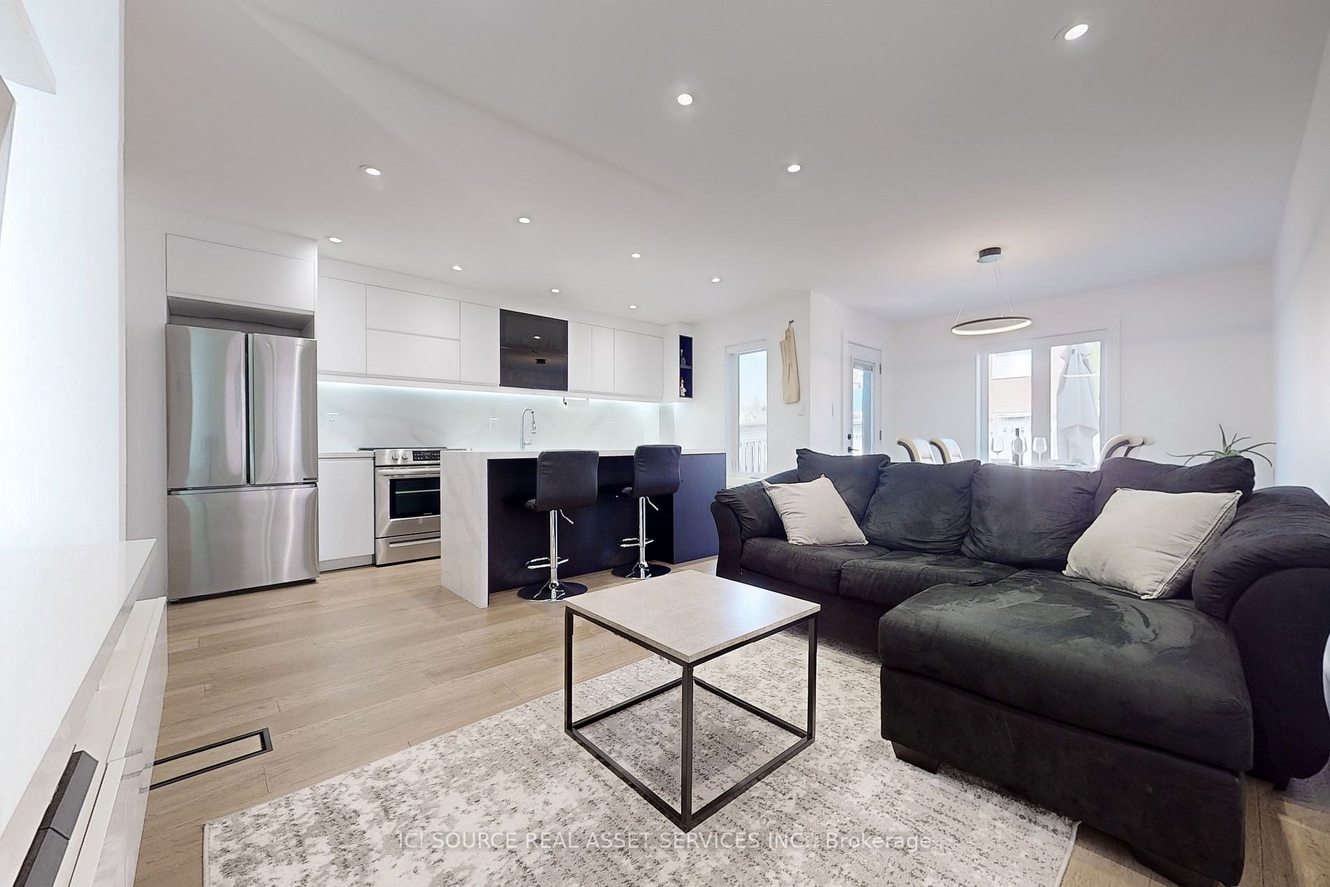 6 Castelli Crt