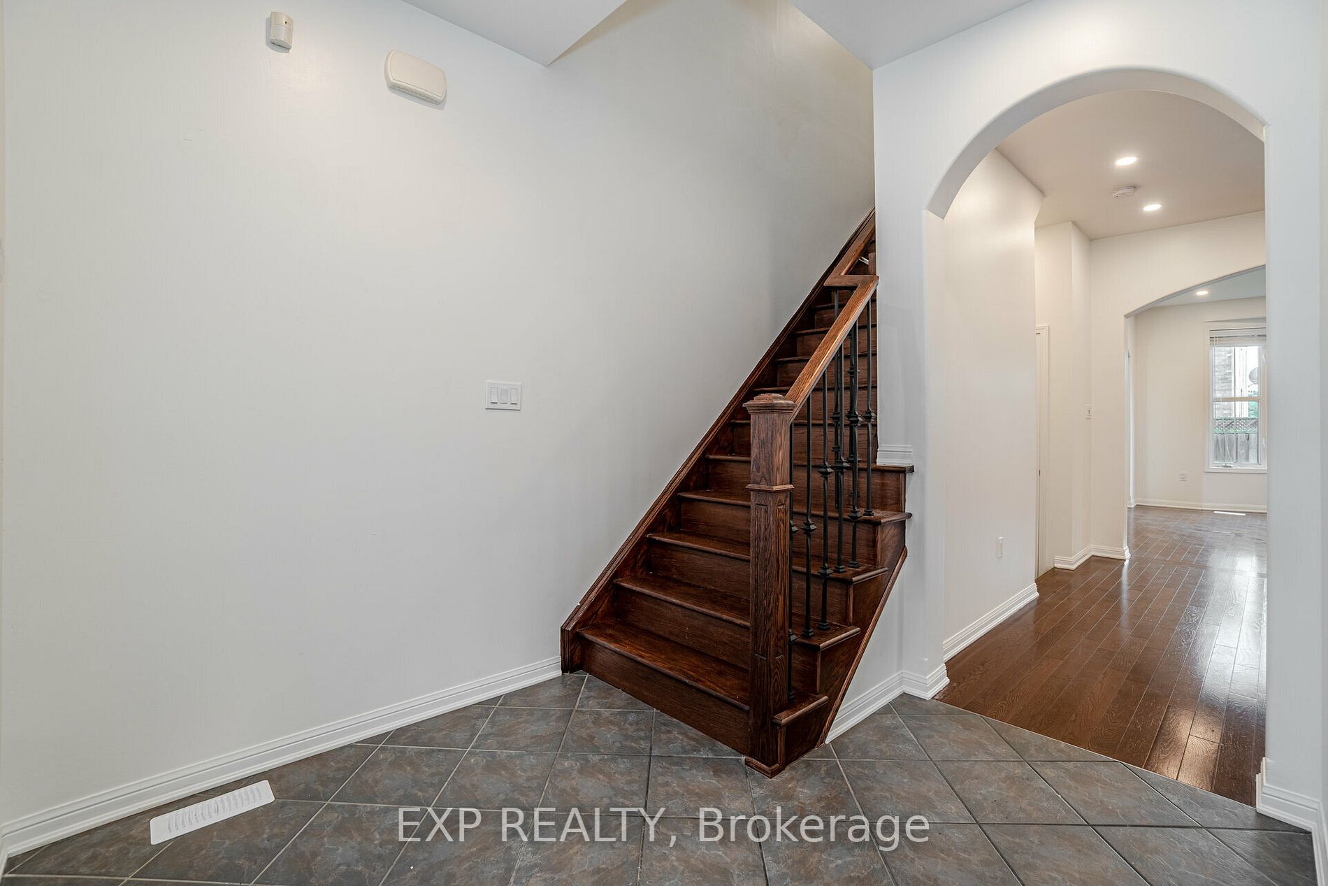349 Ware Crescent