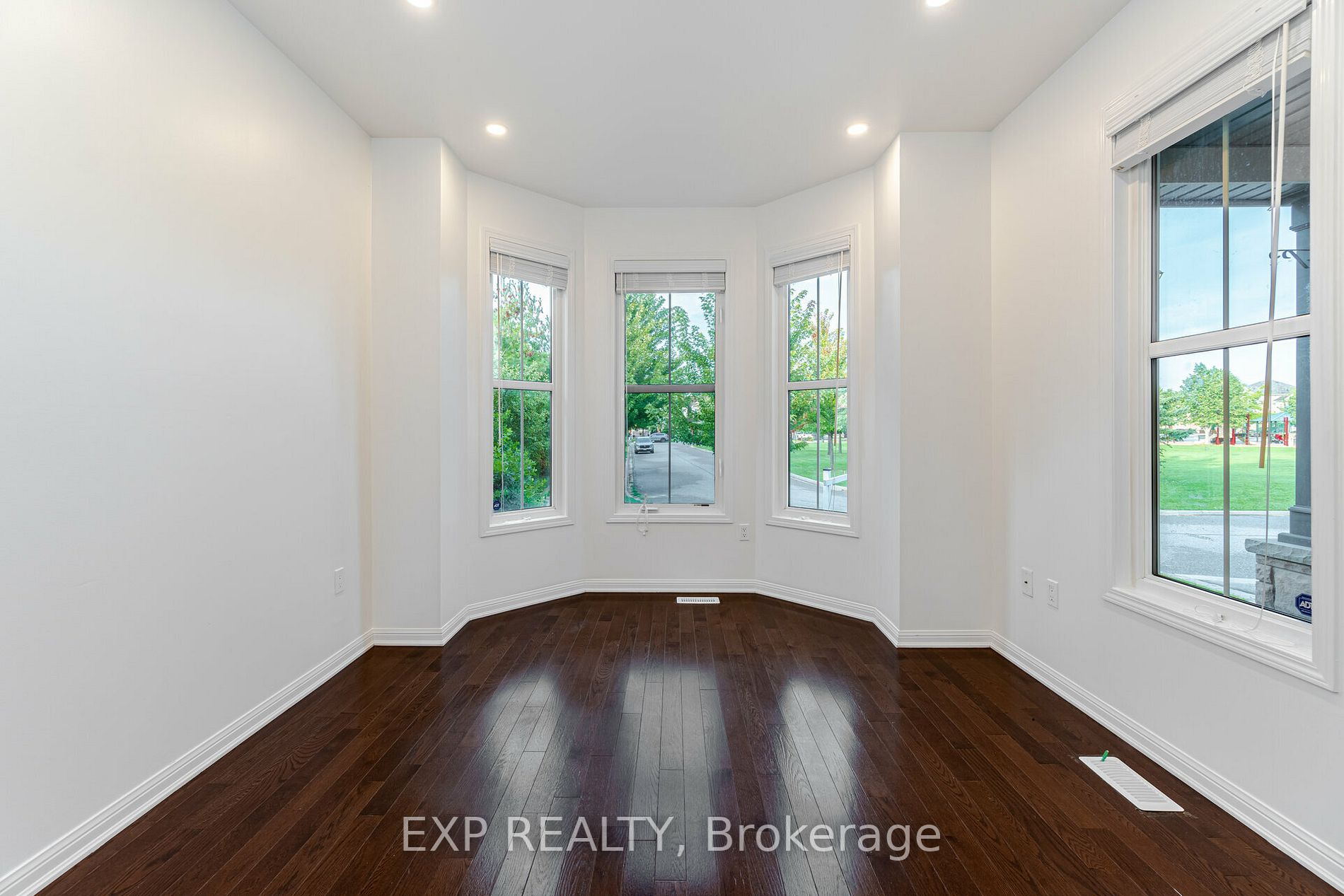 349 Ware Crescent