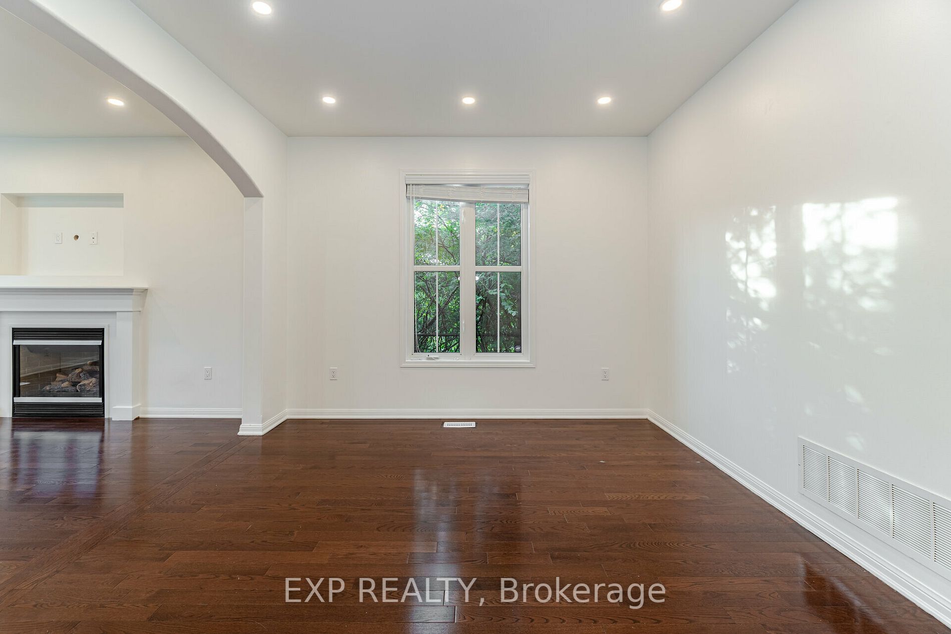 349 Ware Crescent
