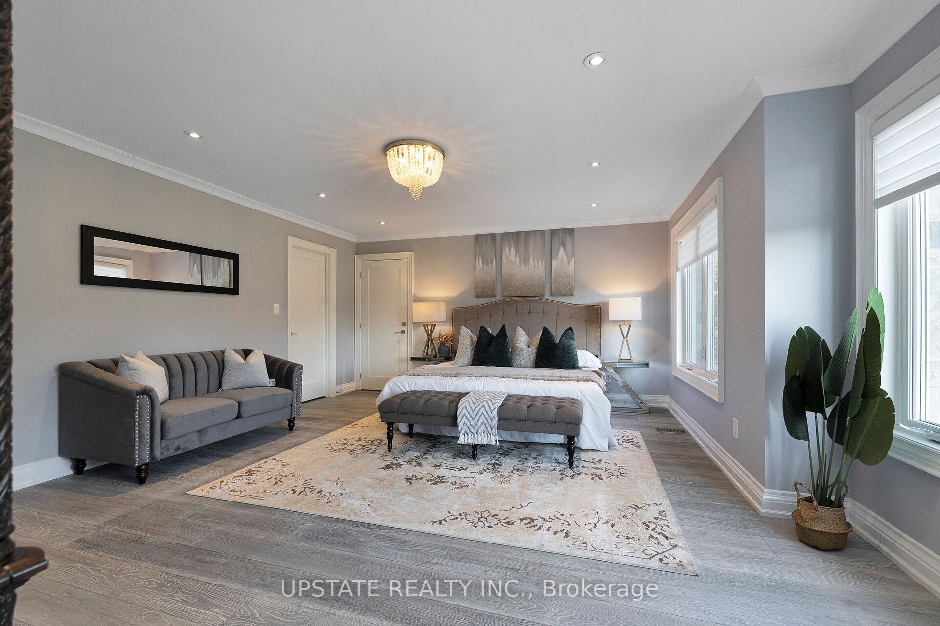 52 Michelangelo Blvd