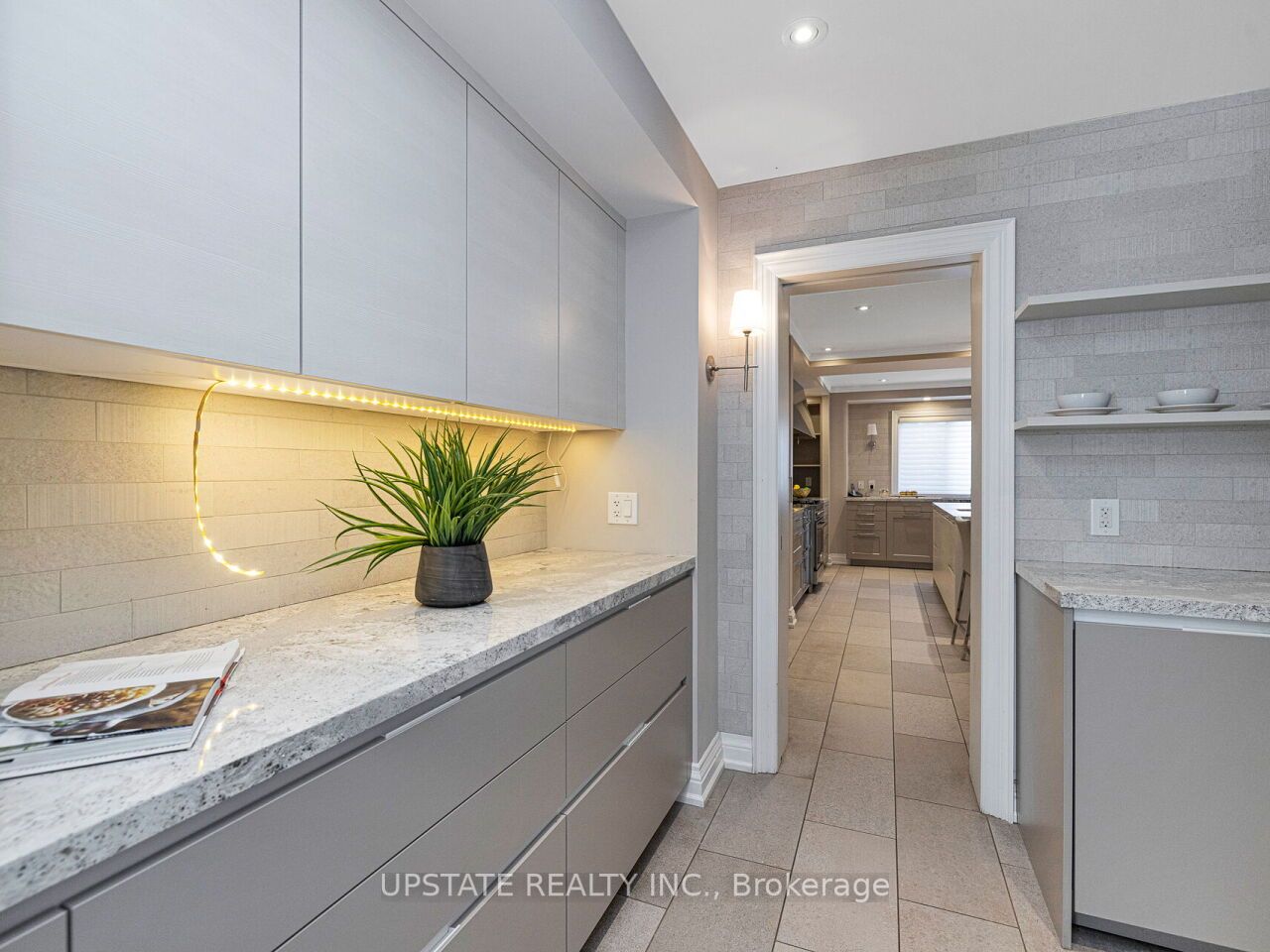 52 Michelangelo Blvd