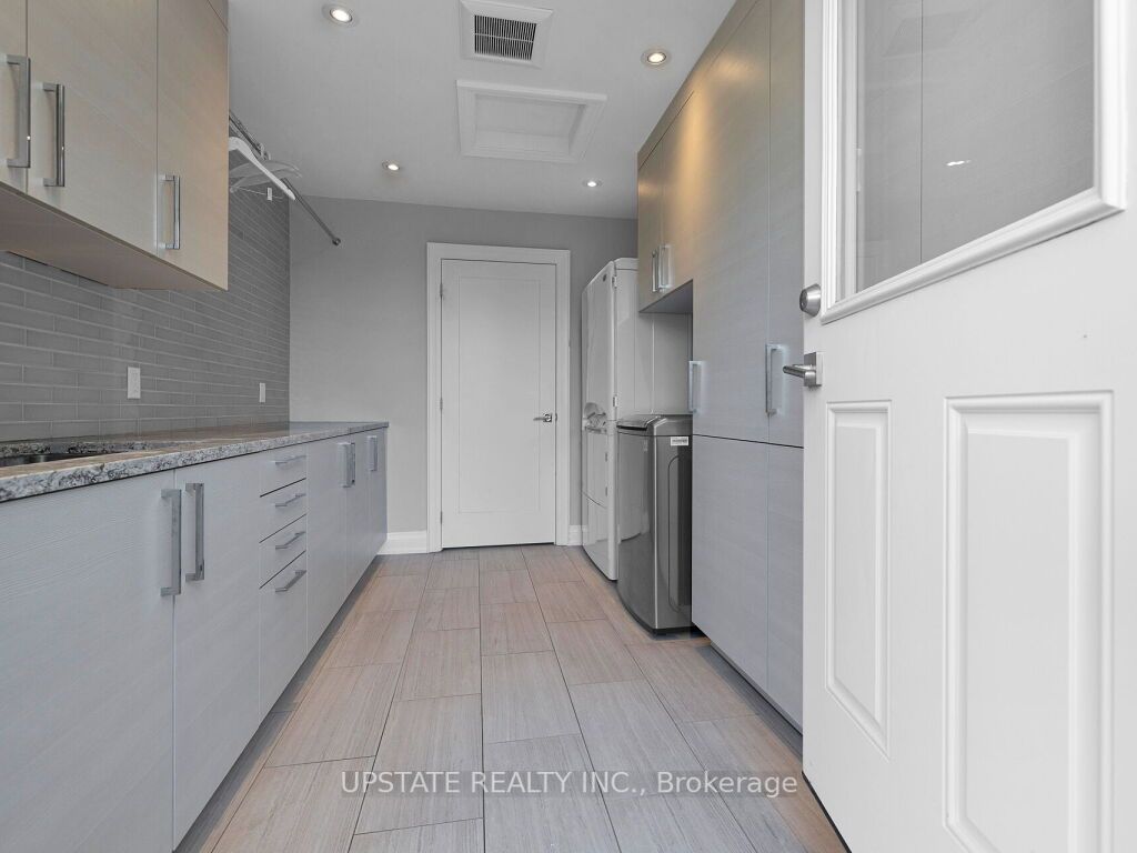 52 Michelangelo Blvd