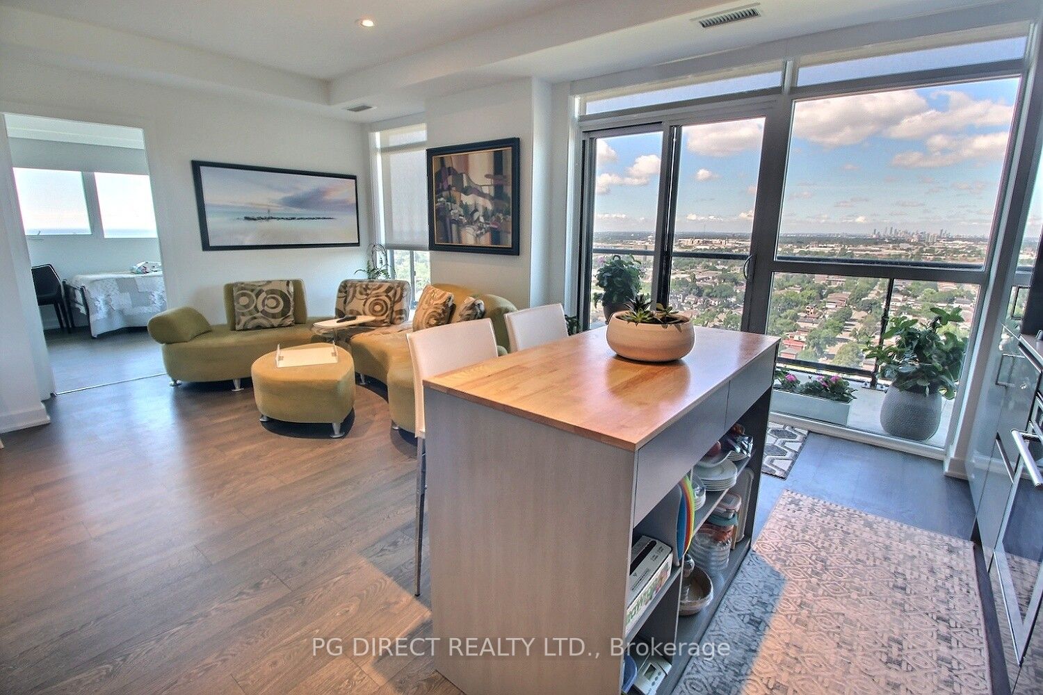 251 Manitoba St, #2707