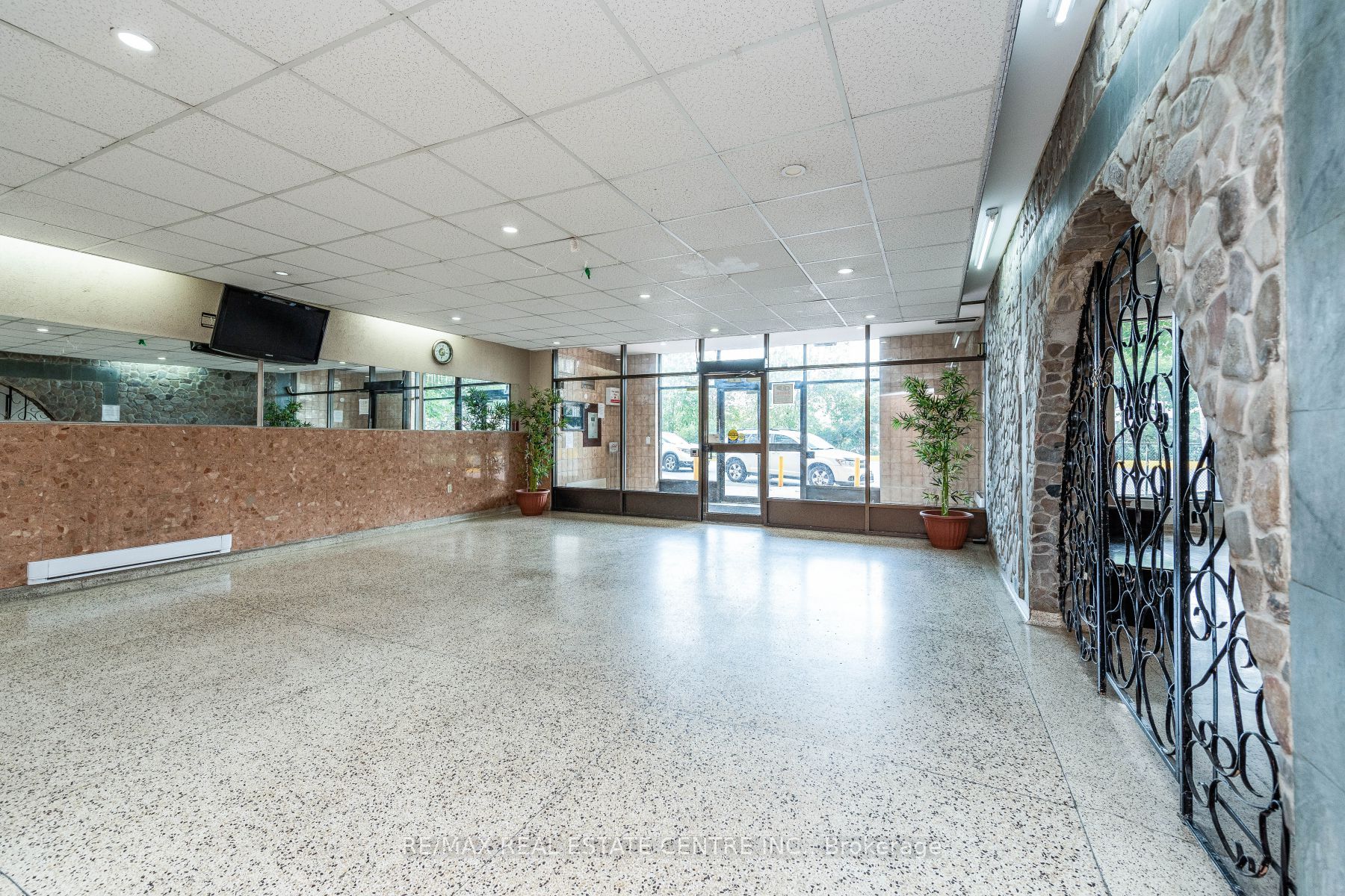 49 Silverstone Drive, #308