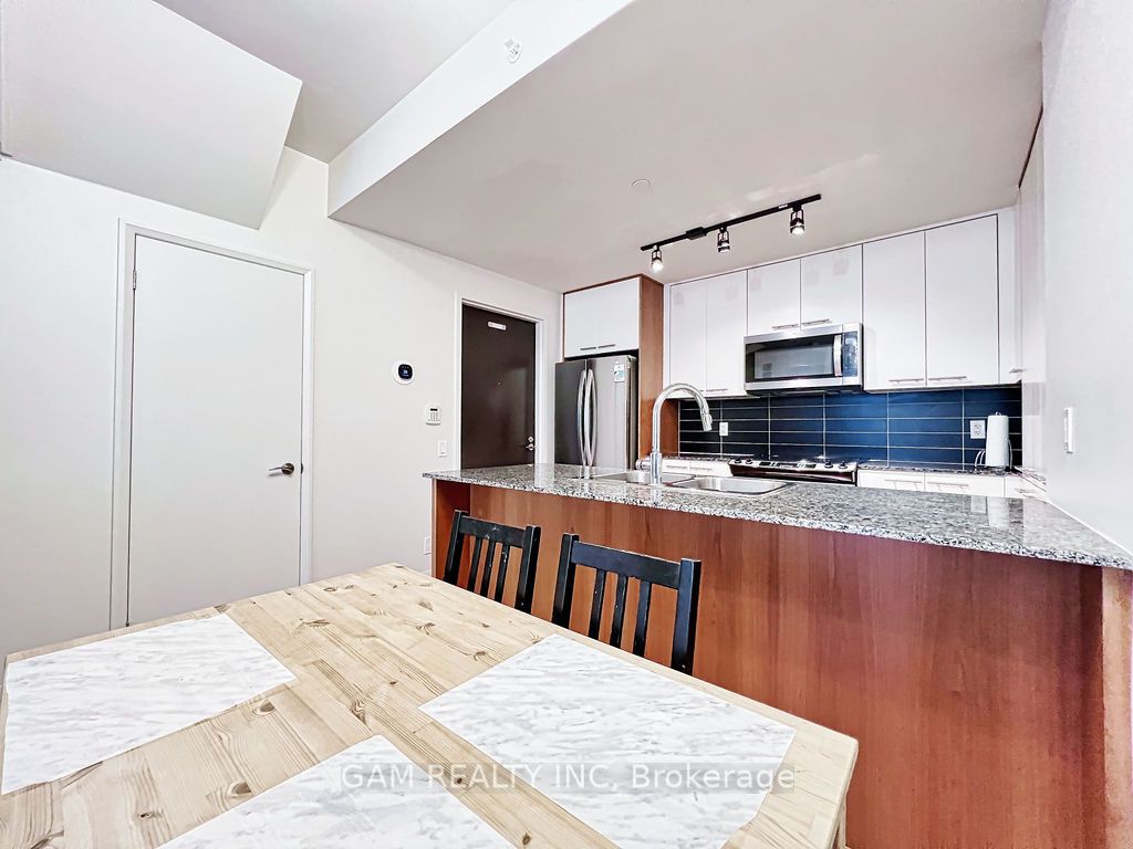 1 Valhalla Inn Rd, #103