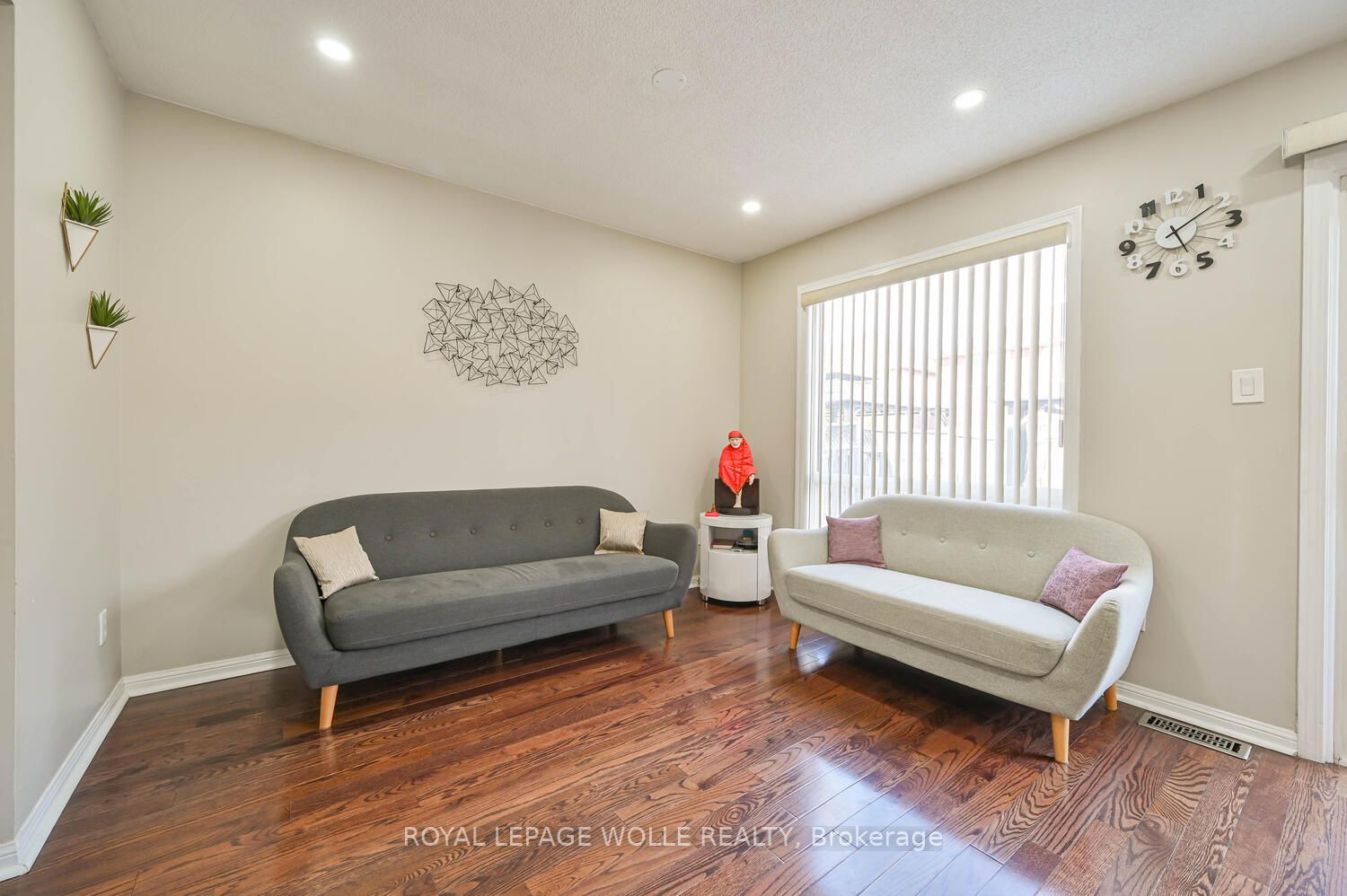 19 Secord Cres
