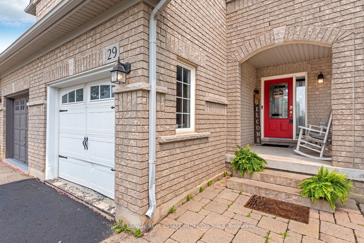 29 Woodcote Cres