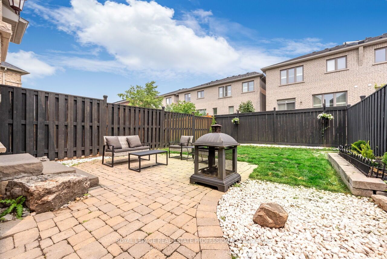 29 Woodcote Cres