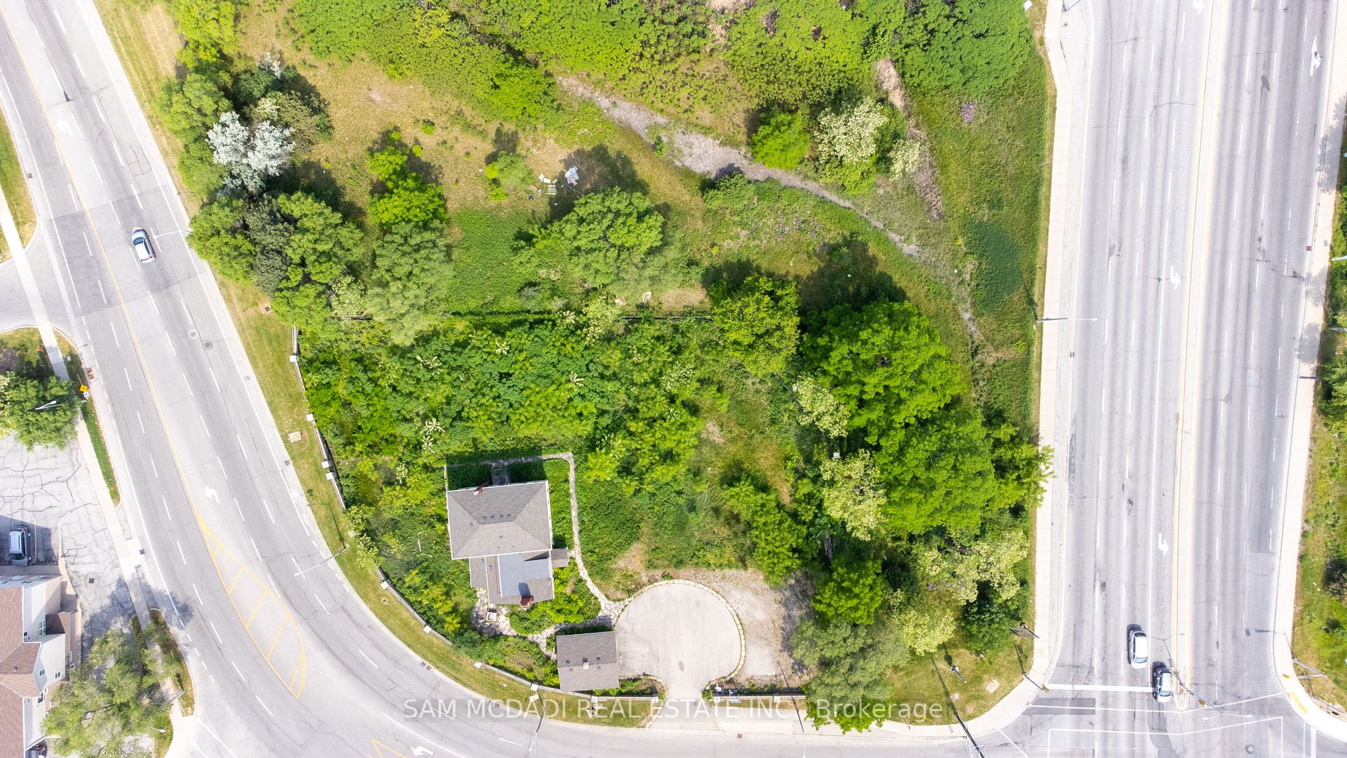 2477 Queensway Dr