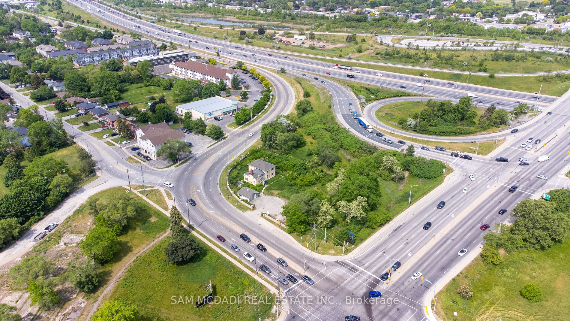 2477 Queensway Dr