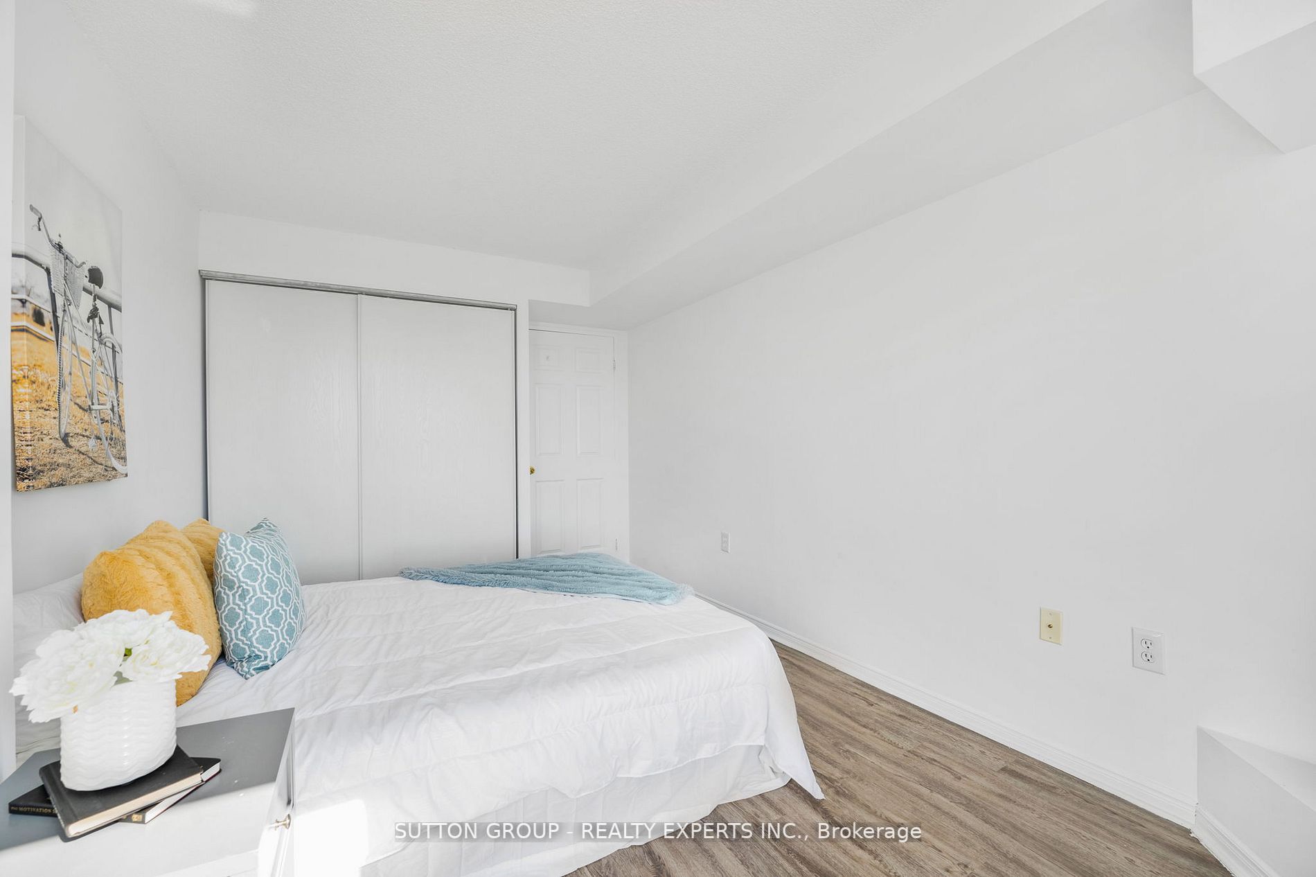 25 Fairview Rd W, #Lph8