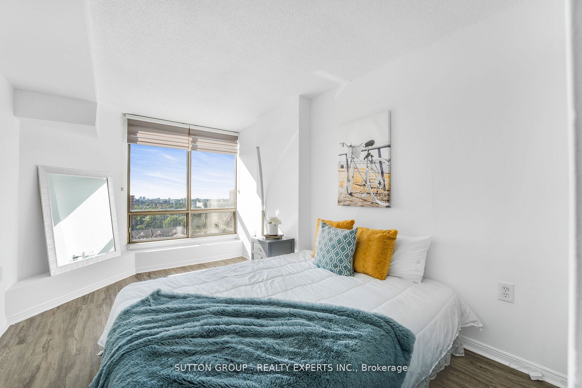 25 Fairview Rd W, #Lph8