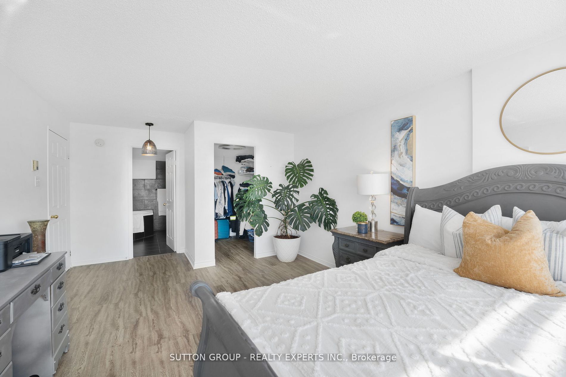25 Fairview Rd W, #Lph8