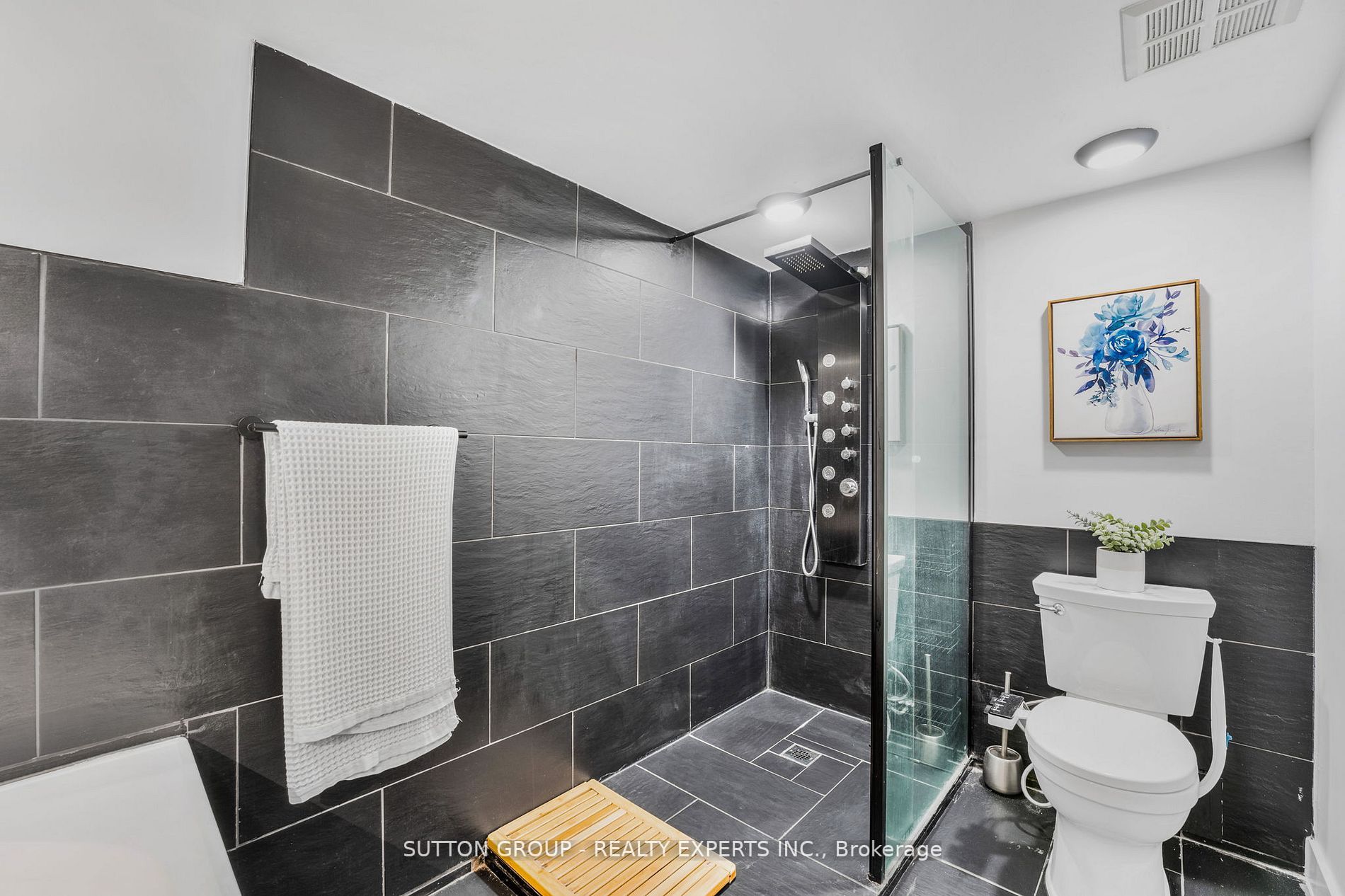 25 Fairview Rd W, #Lph8