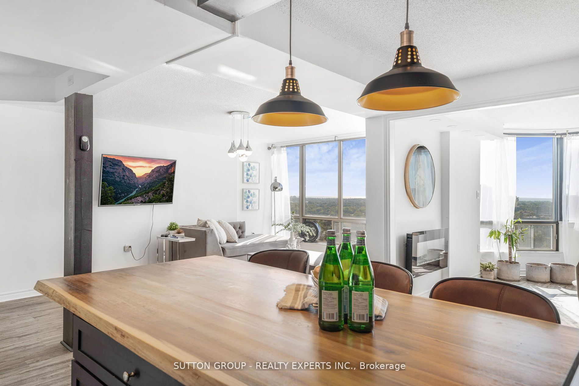 25 Fairview Rd W, #Lph8