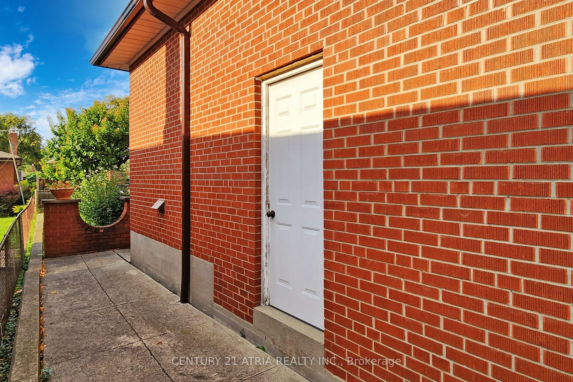 24 Keegan Cres