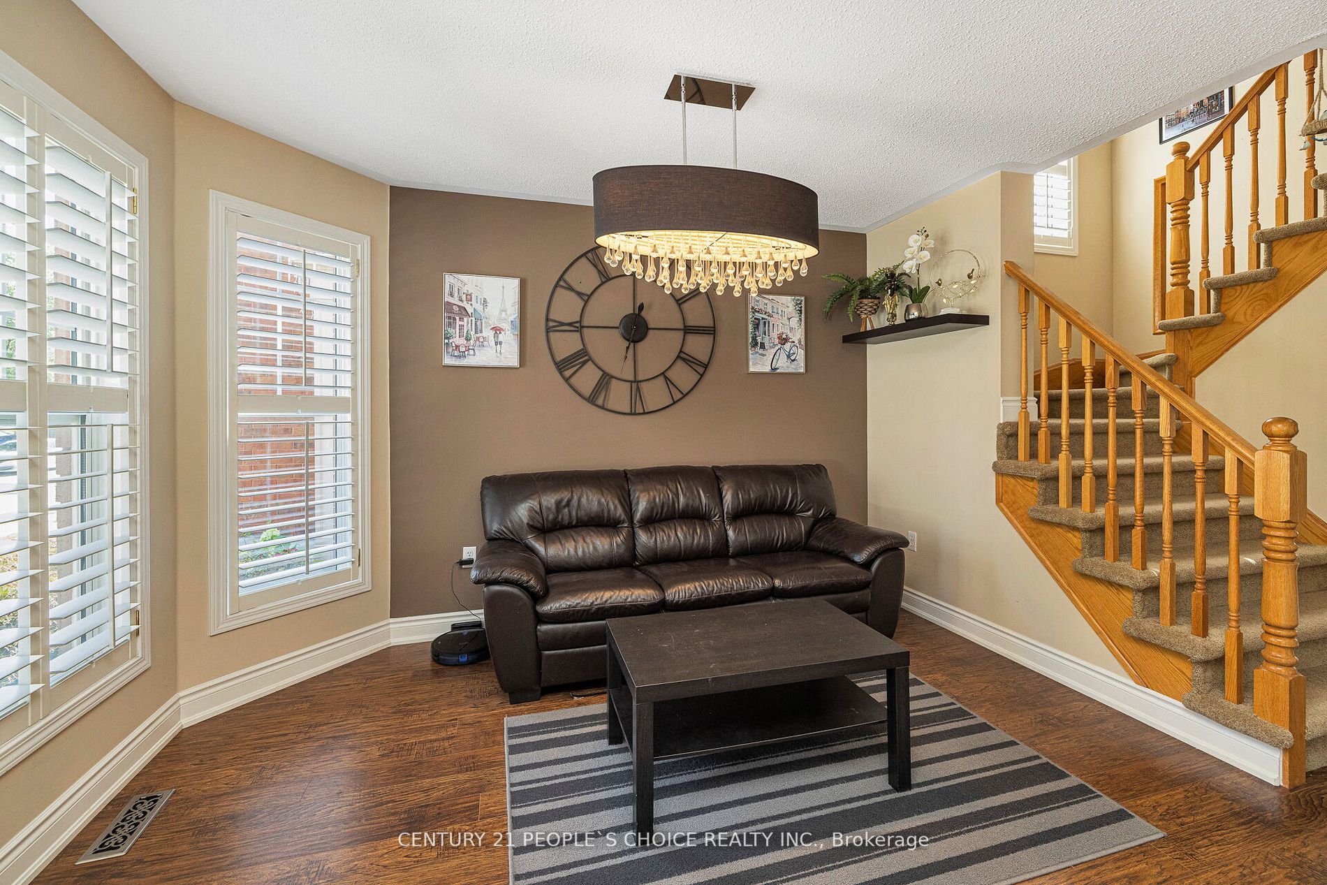 1051 Bowring Cres