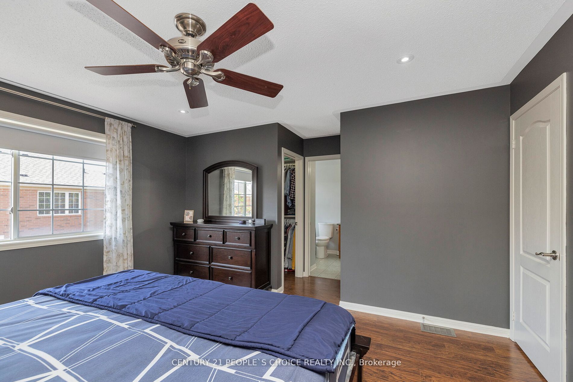 1051 Bowring Cres