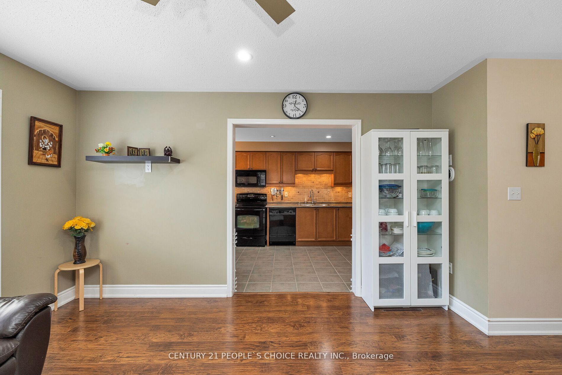 1051 Bowring Cres