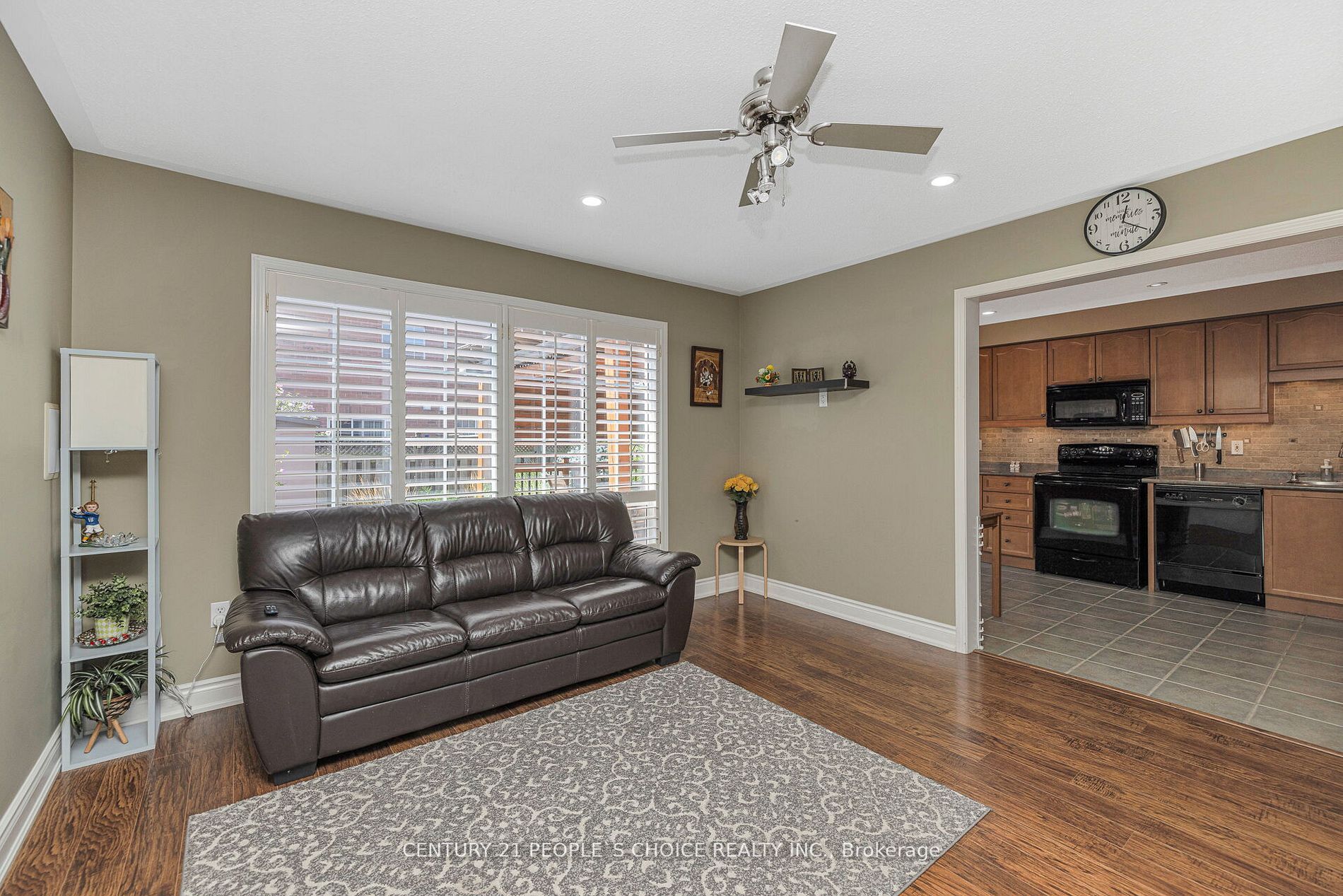 1051 Bowring Cres