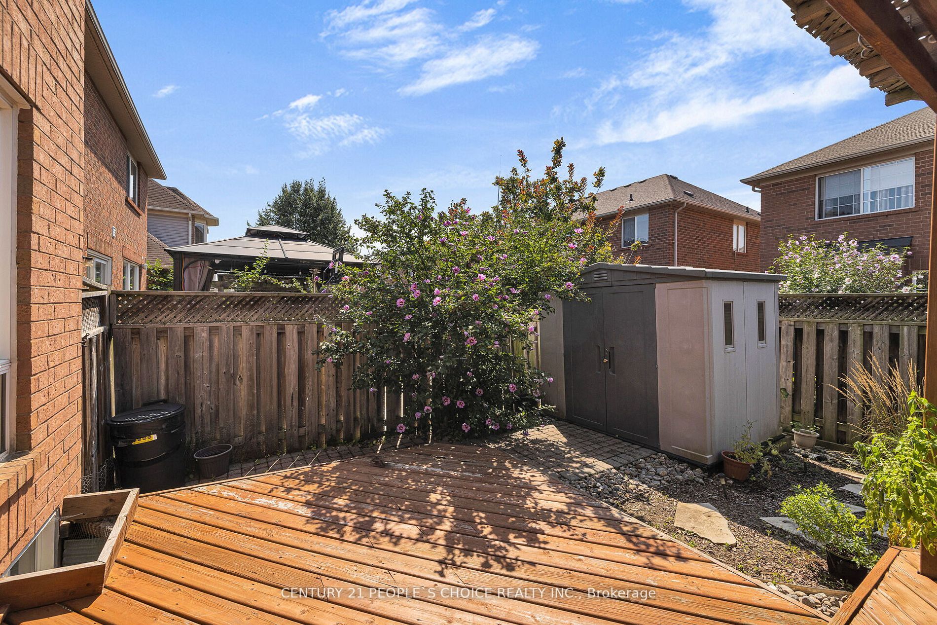 1051 Bowring Cres