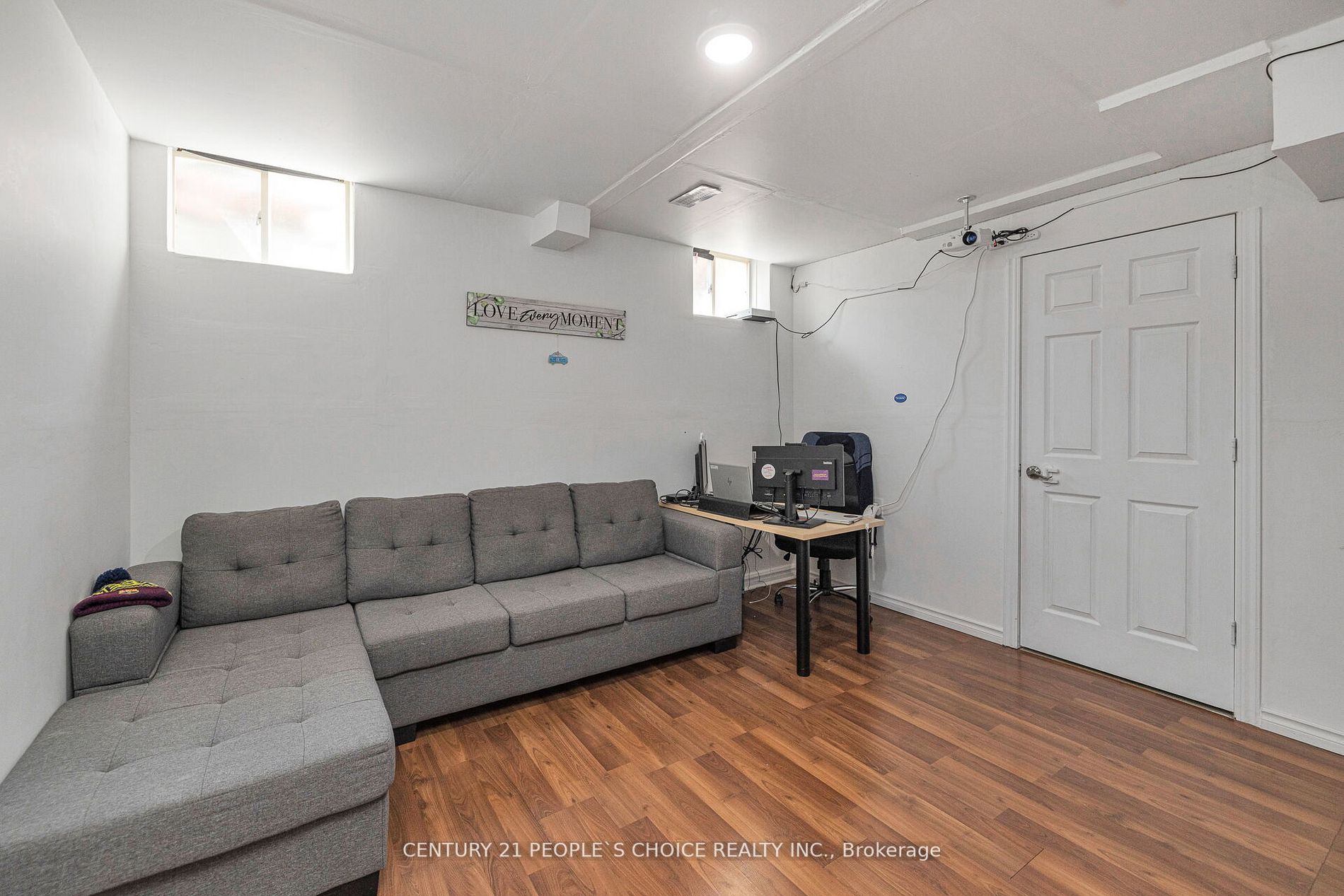 1051 Bowring Cres