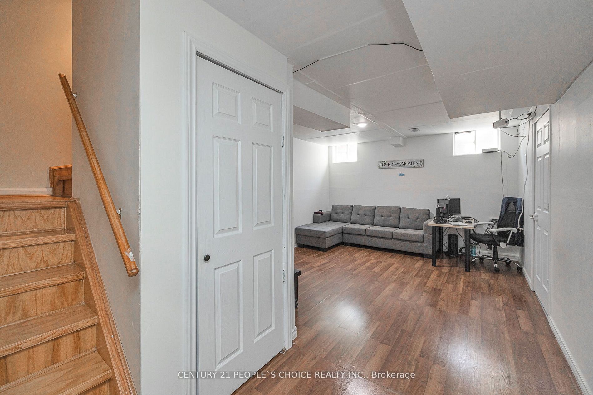 1051 Bowring Cres