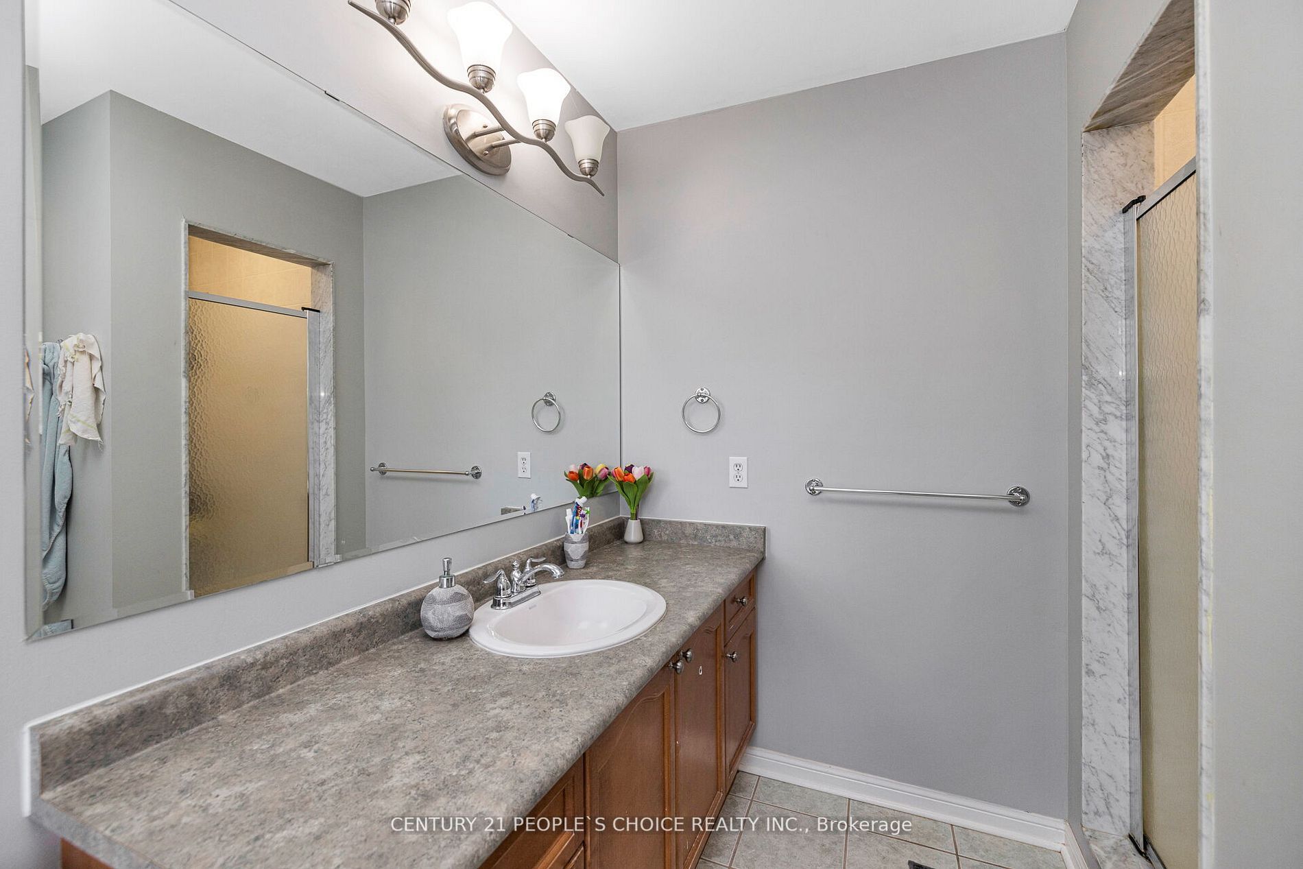 1051 Bowring Cres