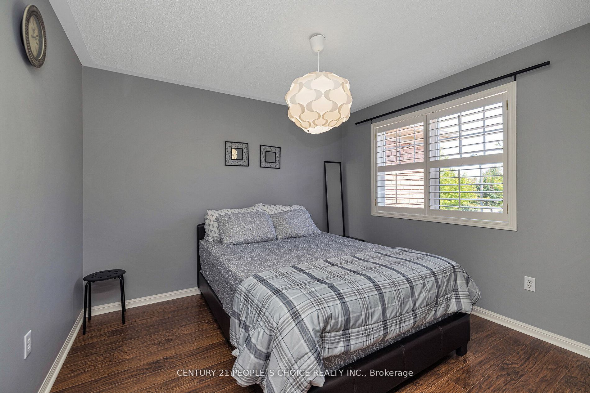 1051 Bowring Cres