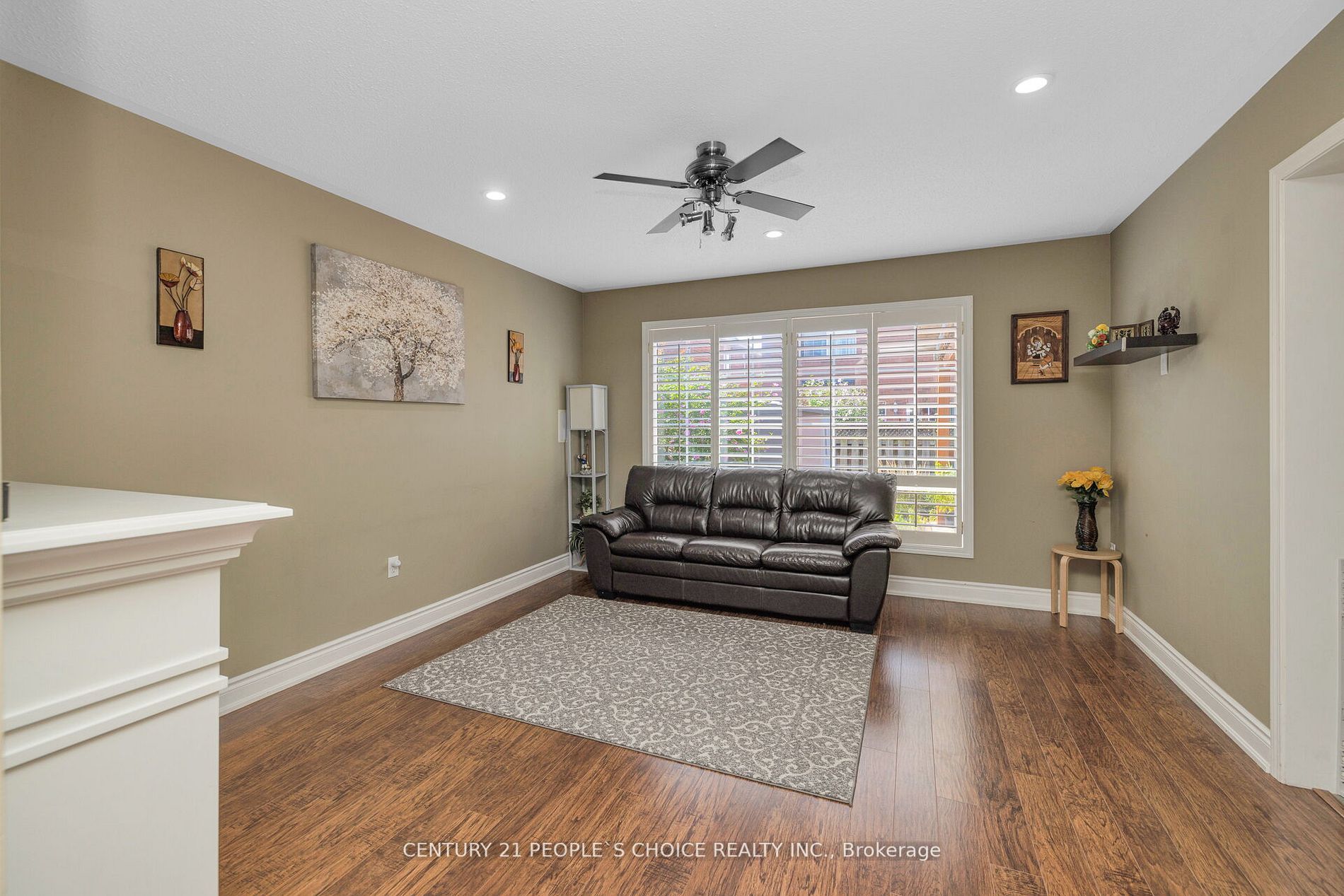 1051 Bowring Cres