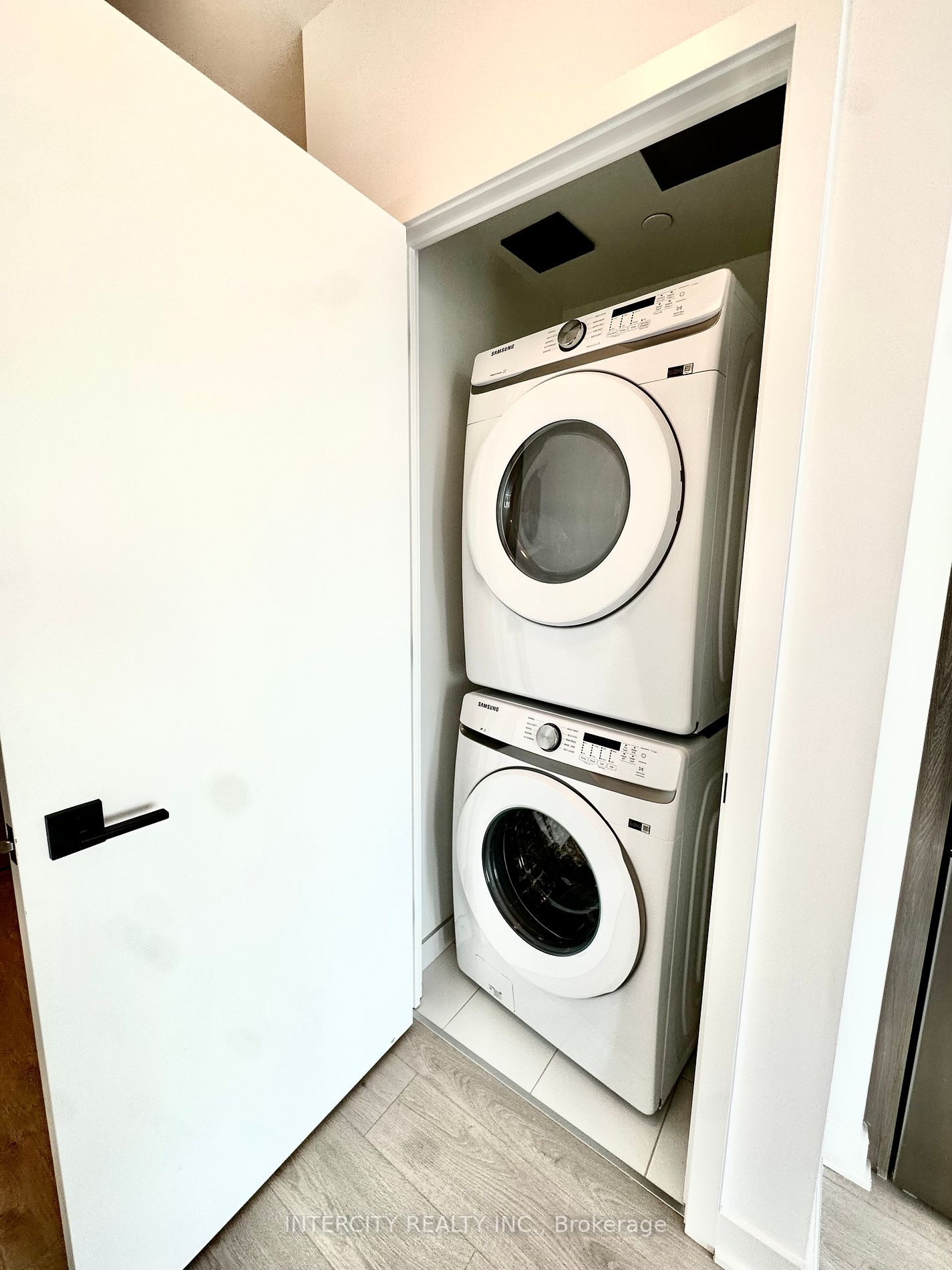 Listing W6803454 - Large Photo # 6